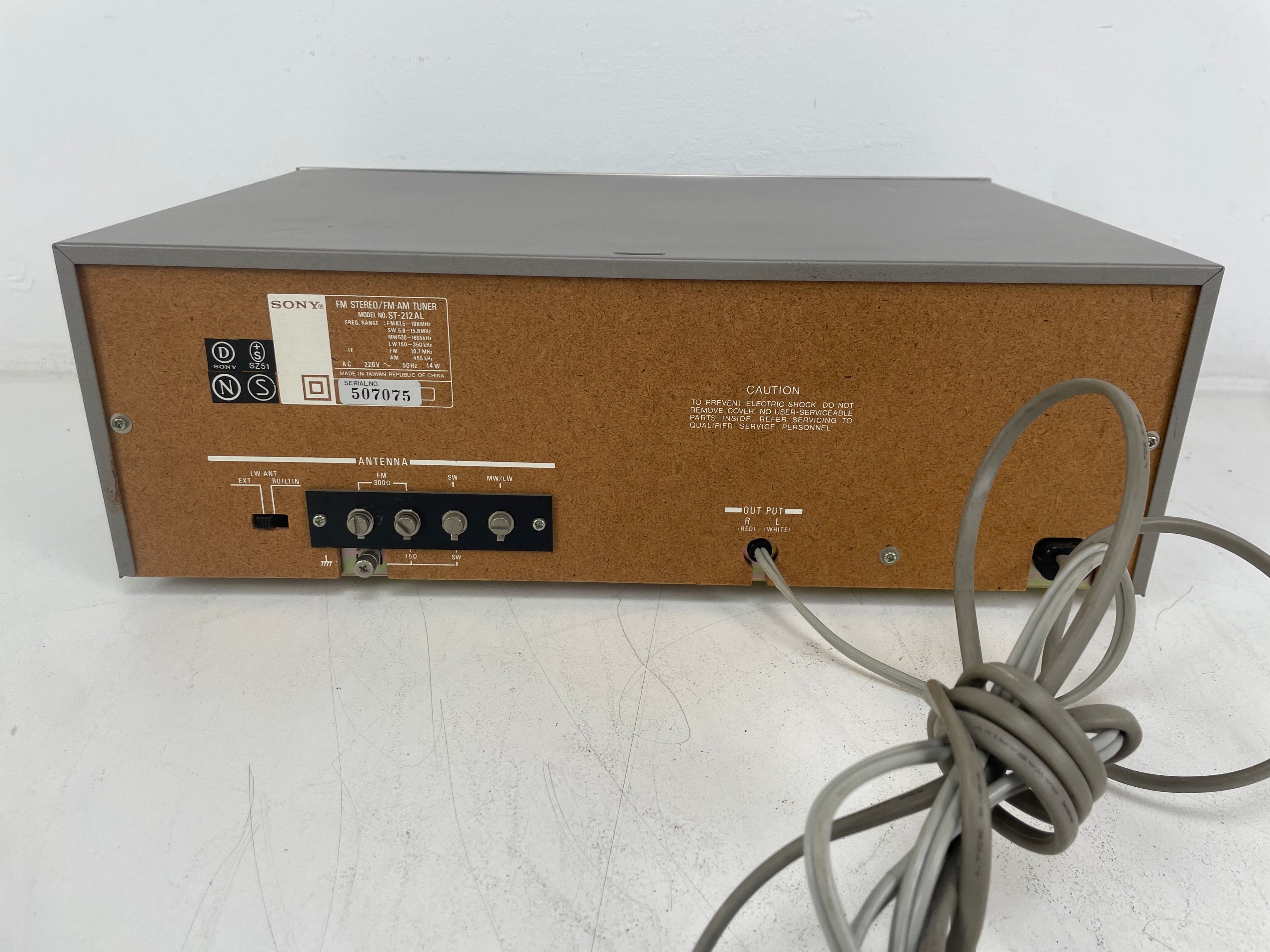 Sony - ST-212AL - FM Stereo/FM-AM Tuner