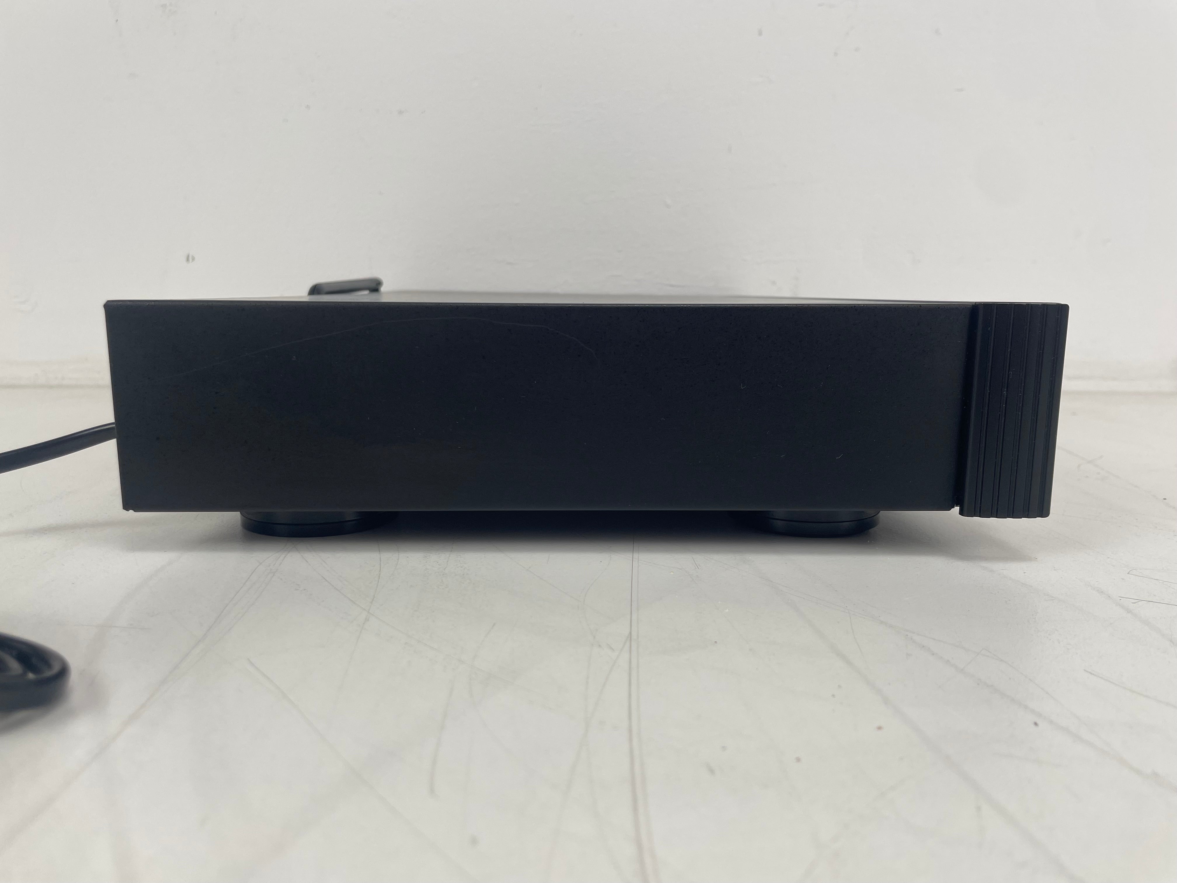 Rotel - RT935AX - AM/FM Stereo Tuner