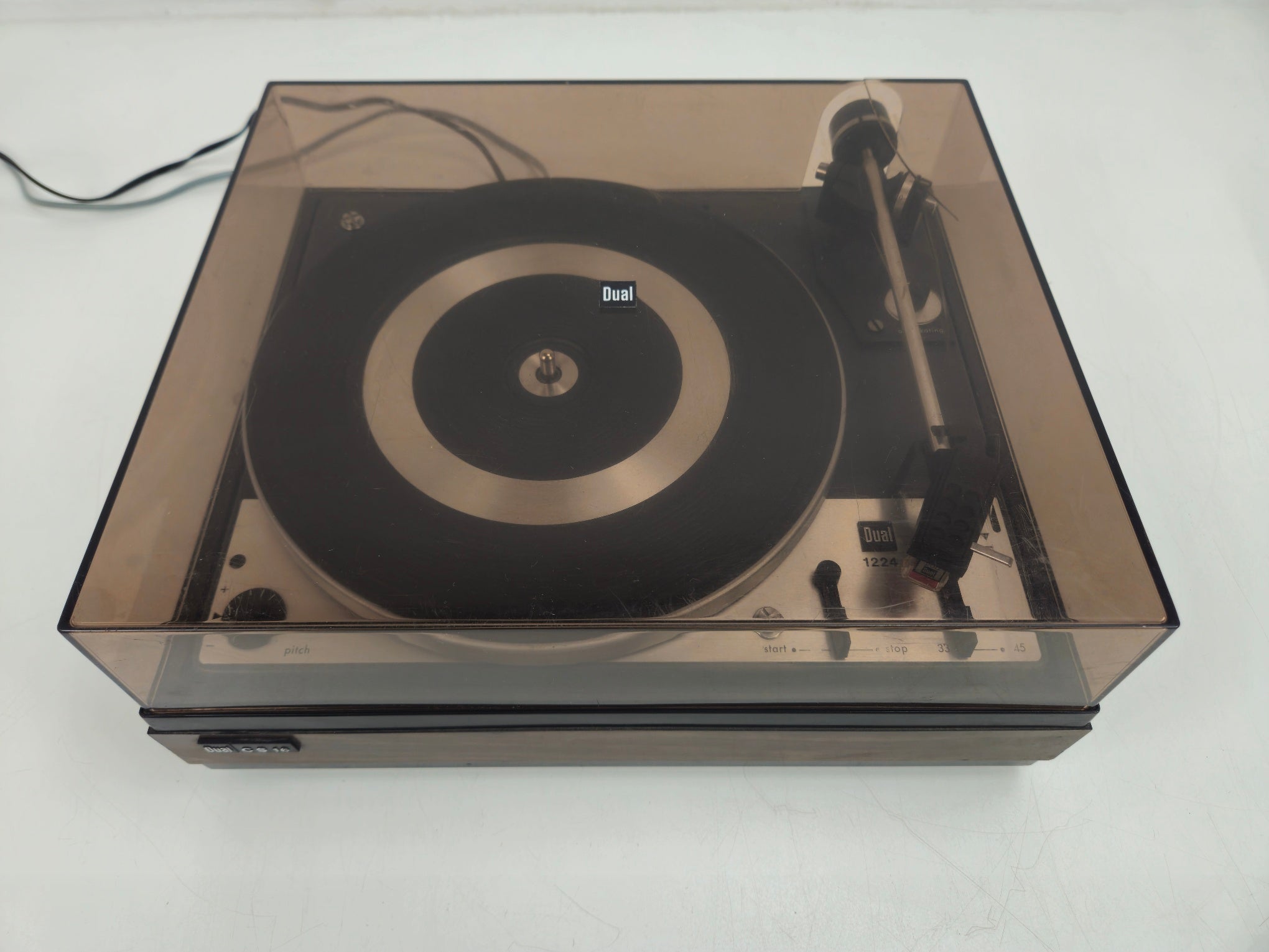Dual - 1224 - 2-Speed Idler-Drive Turntable - CS 16 Plinth - DMS 200 Cartridge