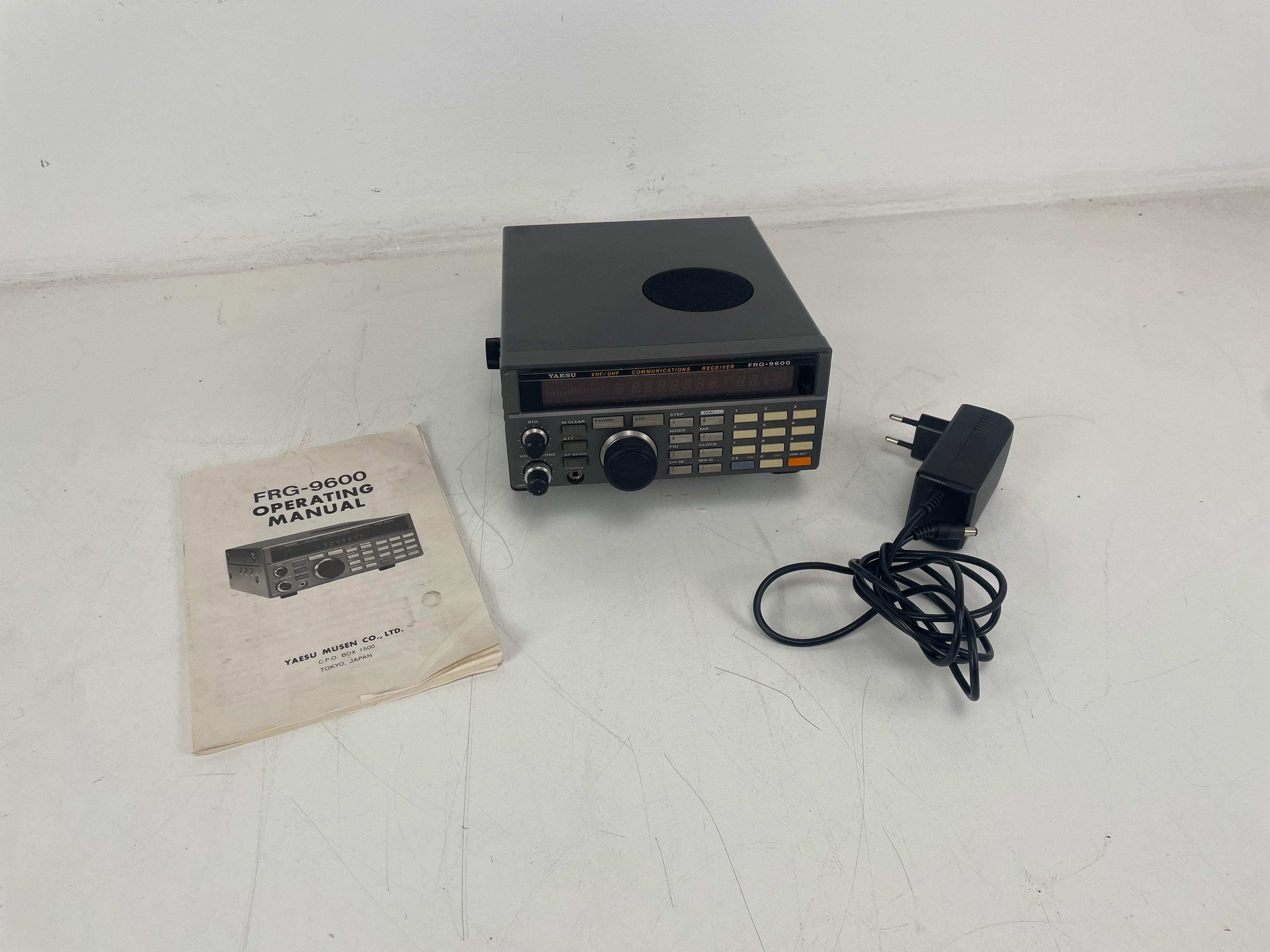 Yaesu - FRG-9600 - VHF/UHF Communications Receiver - Inc. Manual/Adapter