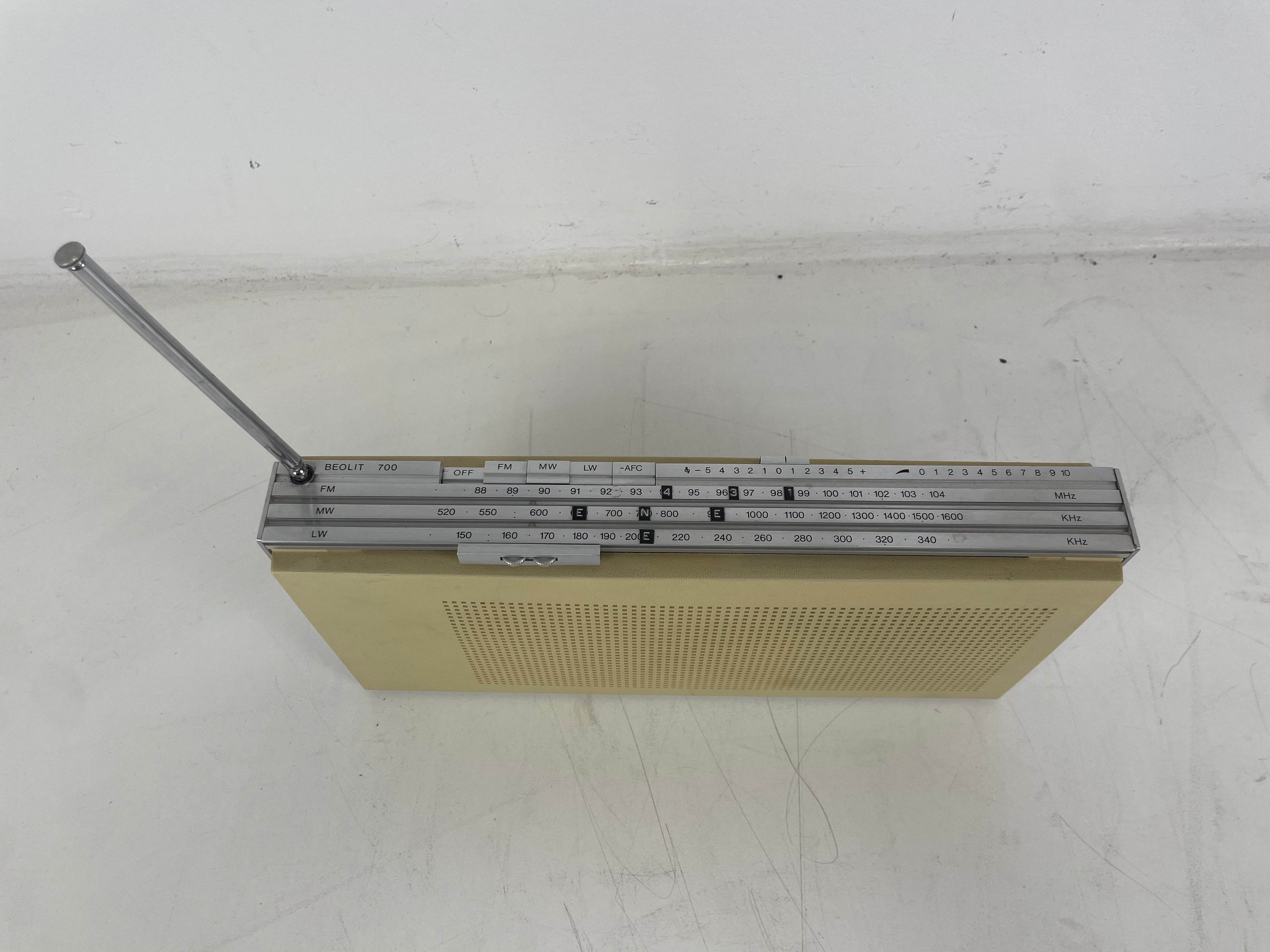 Bang & Olufsen - Beolit 700 - Portable Radio