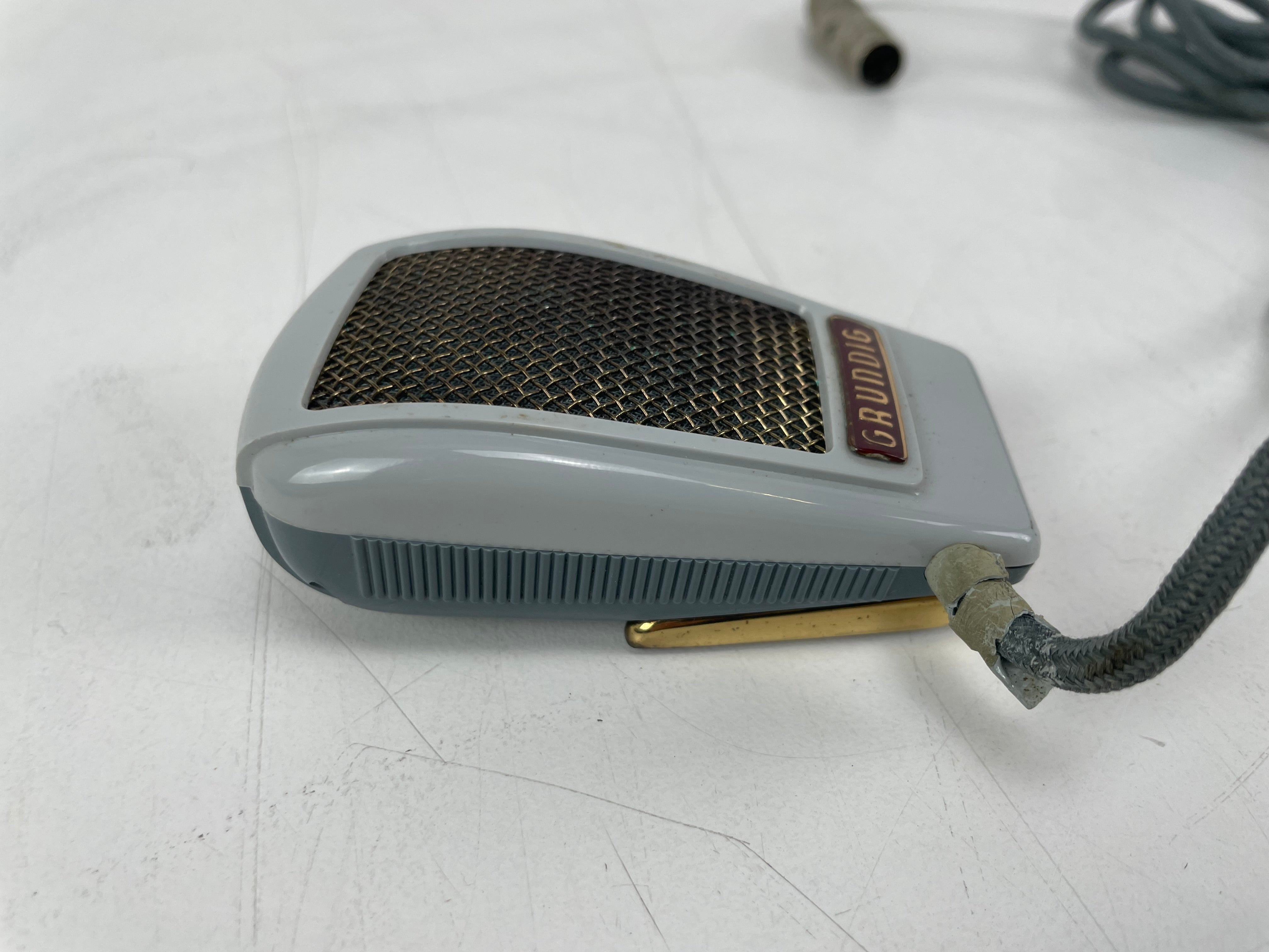Grundig - GDM 15 - Dynamic Microphone - Inc. Case