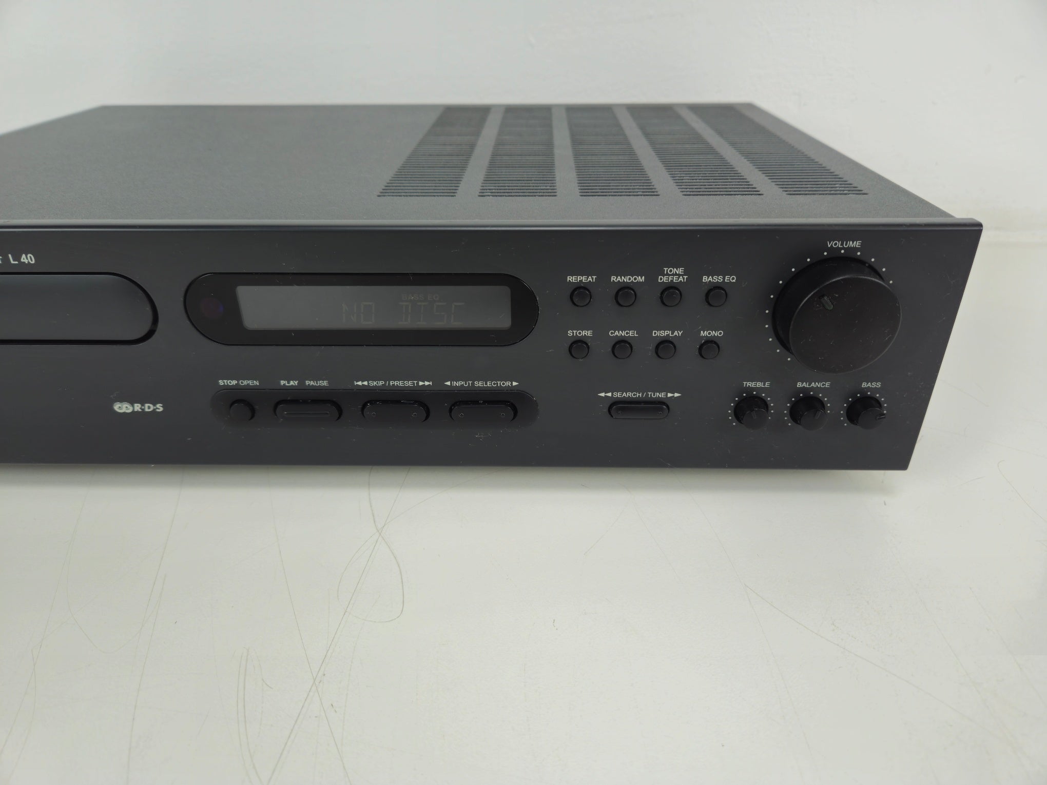 NAD - L40 - Compact Disc Receiver - With remote and Manual