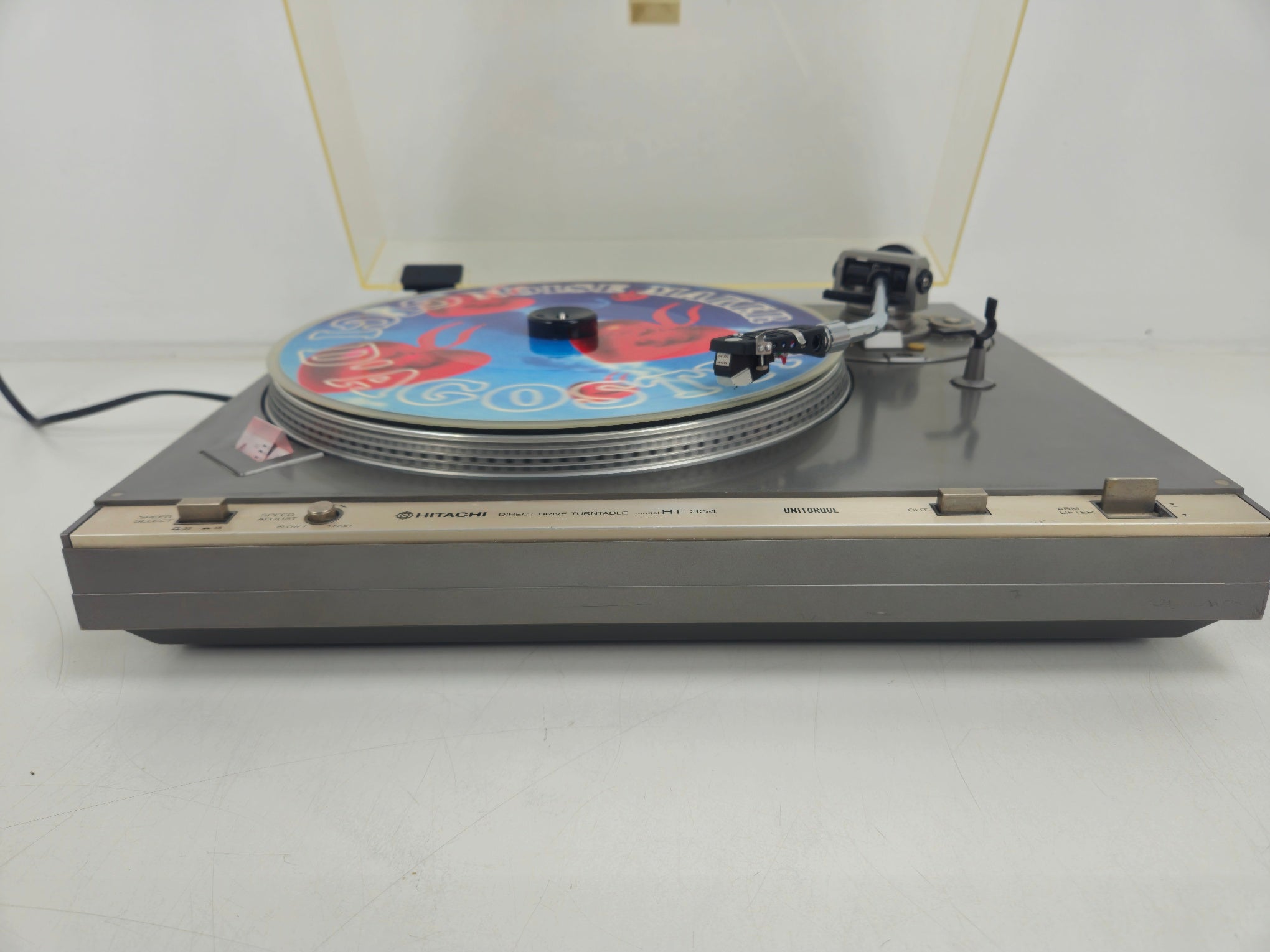 Hitachi - HT-354 - 2-Speed Direct-Drive Turntable