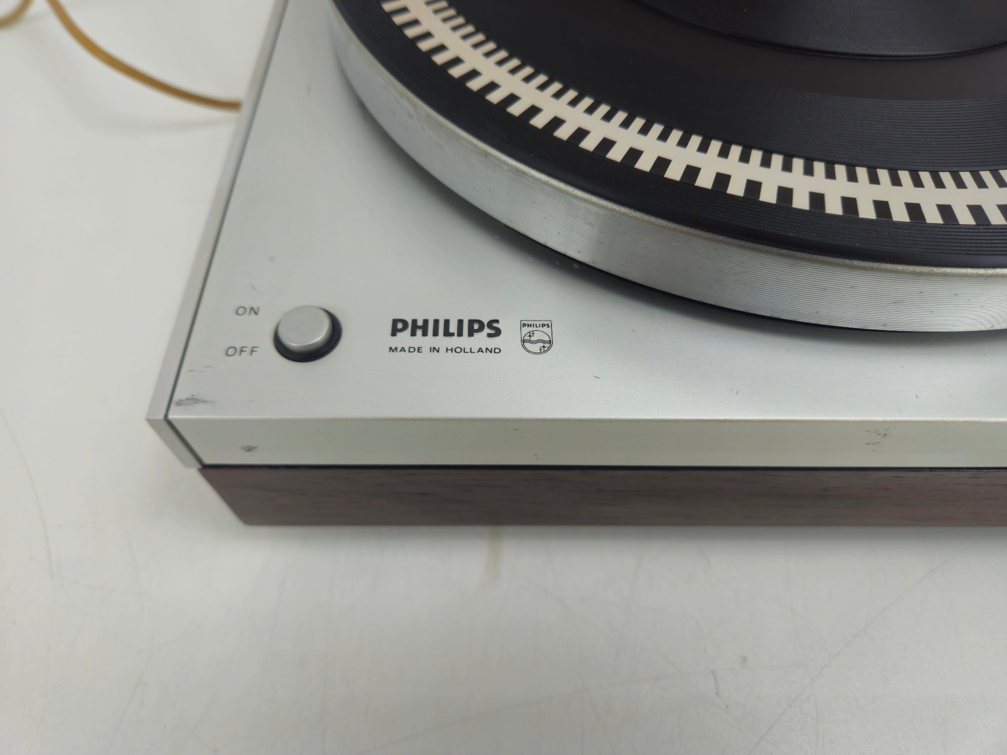 Philips 212 - Electronic Sprung Chassis Belt-Drive Turntable - New Belt