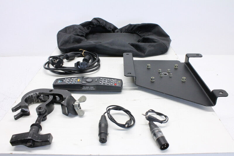 Eiki Projector CL-X71 With Case and Accessories no. 2