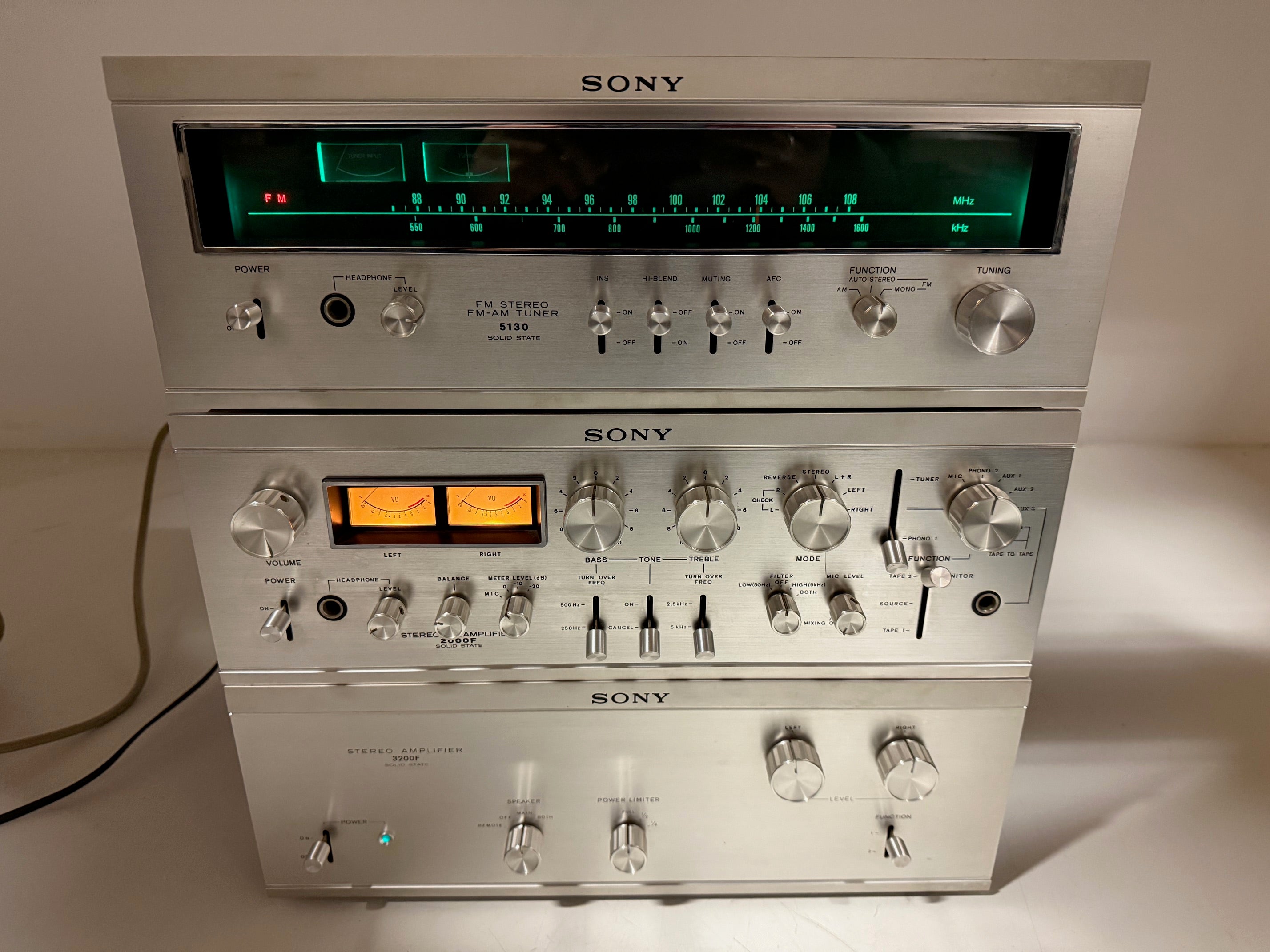 Sony ST-5130 tuner / TA-2000F voorversterker / TA-3200F stereo-versterker set