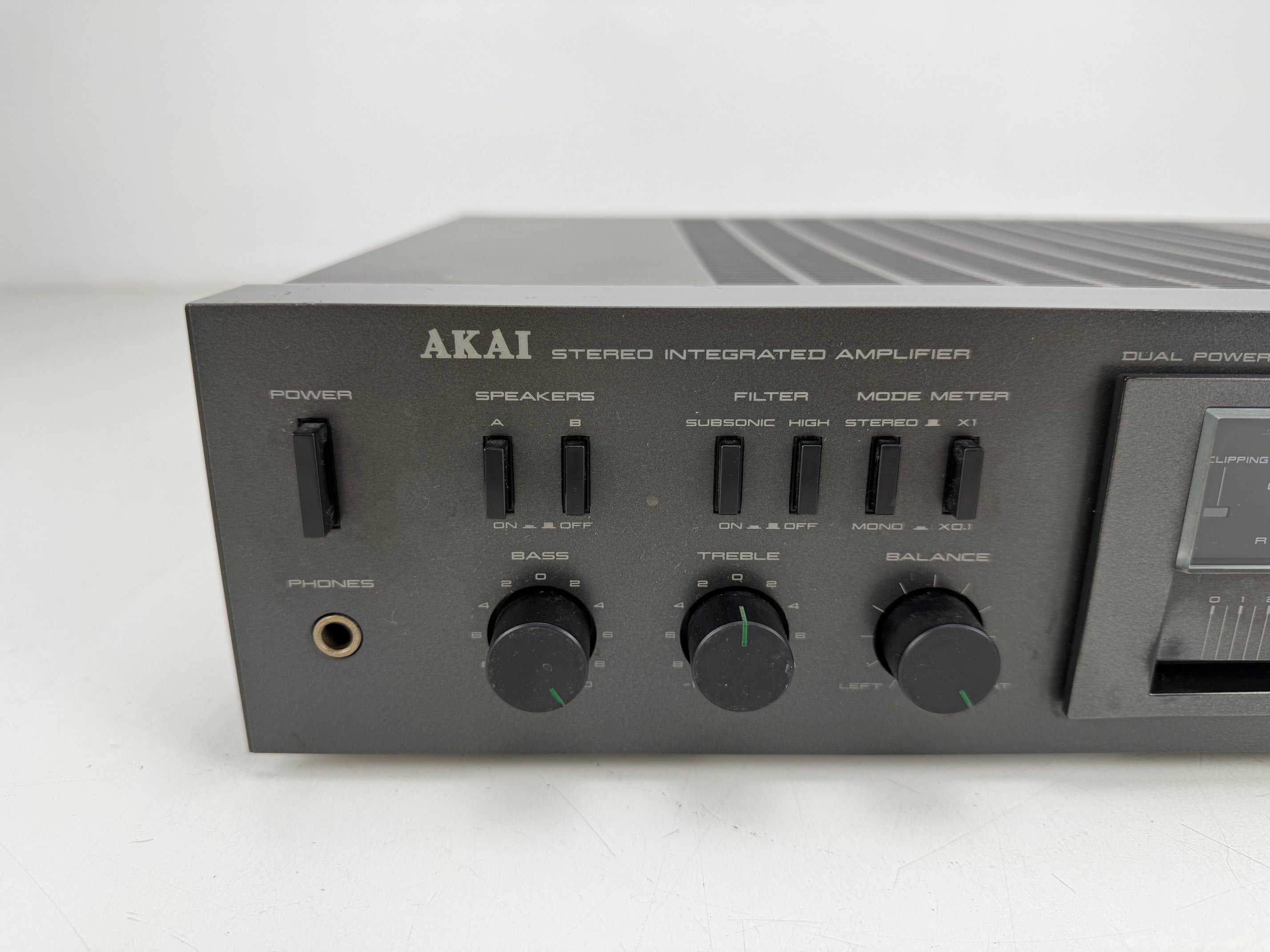 Akai AM-U02 Stereo Integrated Amplifier