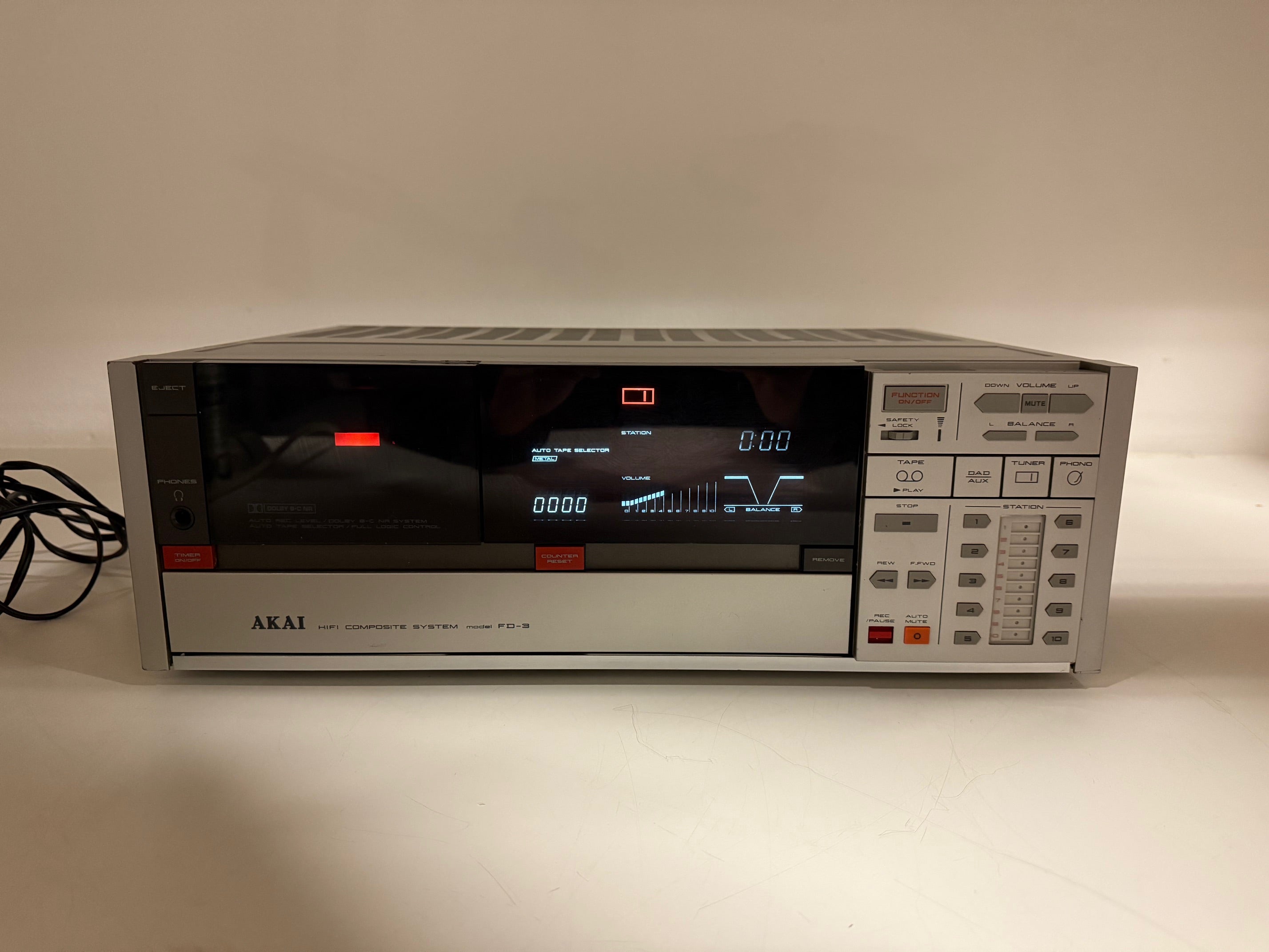 Akai Model FD-3 Hifi Composite System - Amplifier/Tuner/Cassette combo