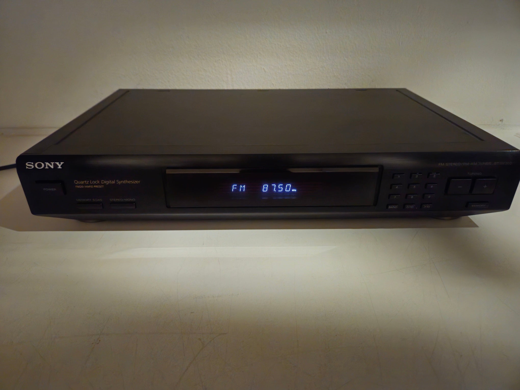 Sony ST - SE200 FM stereo / FM - AM Tuner