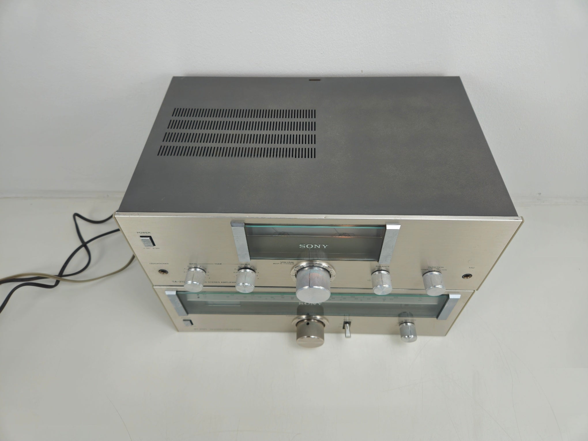 Sony - TA-212 - Integrated Stereo Amplifier - ST-212L - FM Stereo/FM-AM Tuner