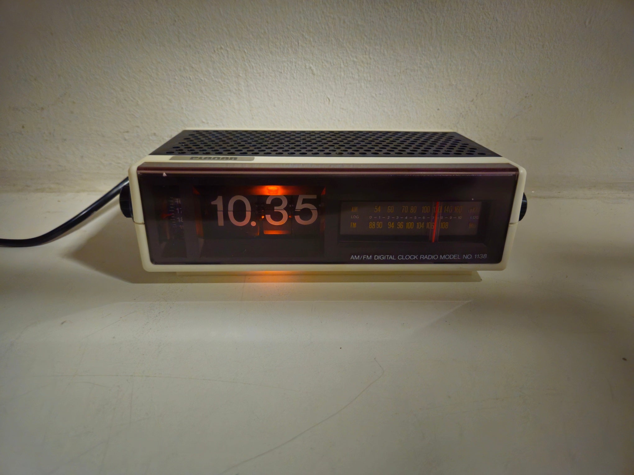 Planar - Model 1138 - AM/FM Digital Clock Radio - In Box