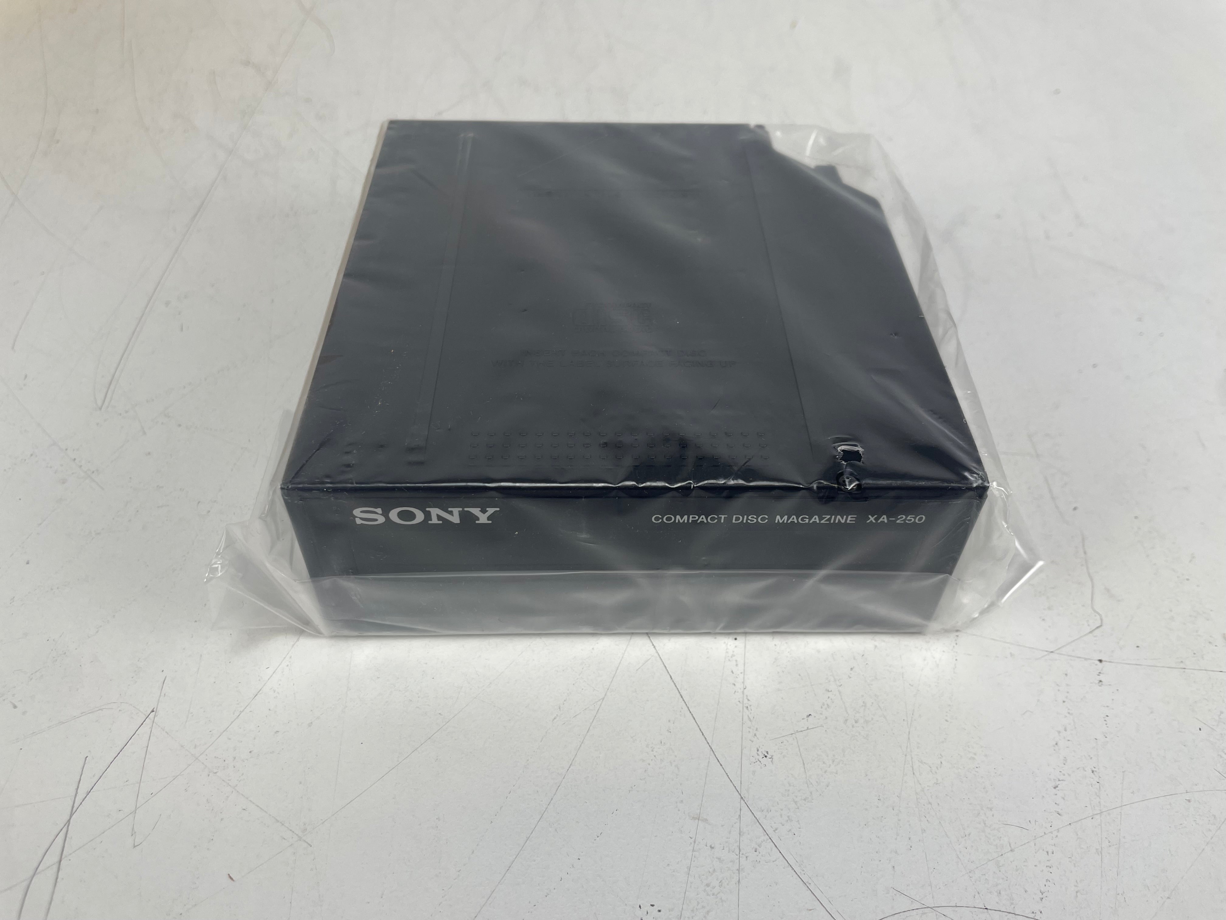 Sony - CDX616 - CD Changer - Inc. Original box/Accessoires - NOS