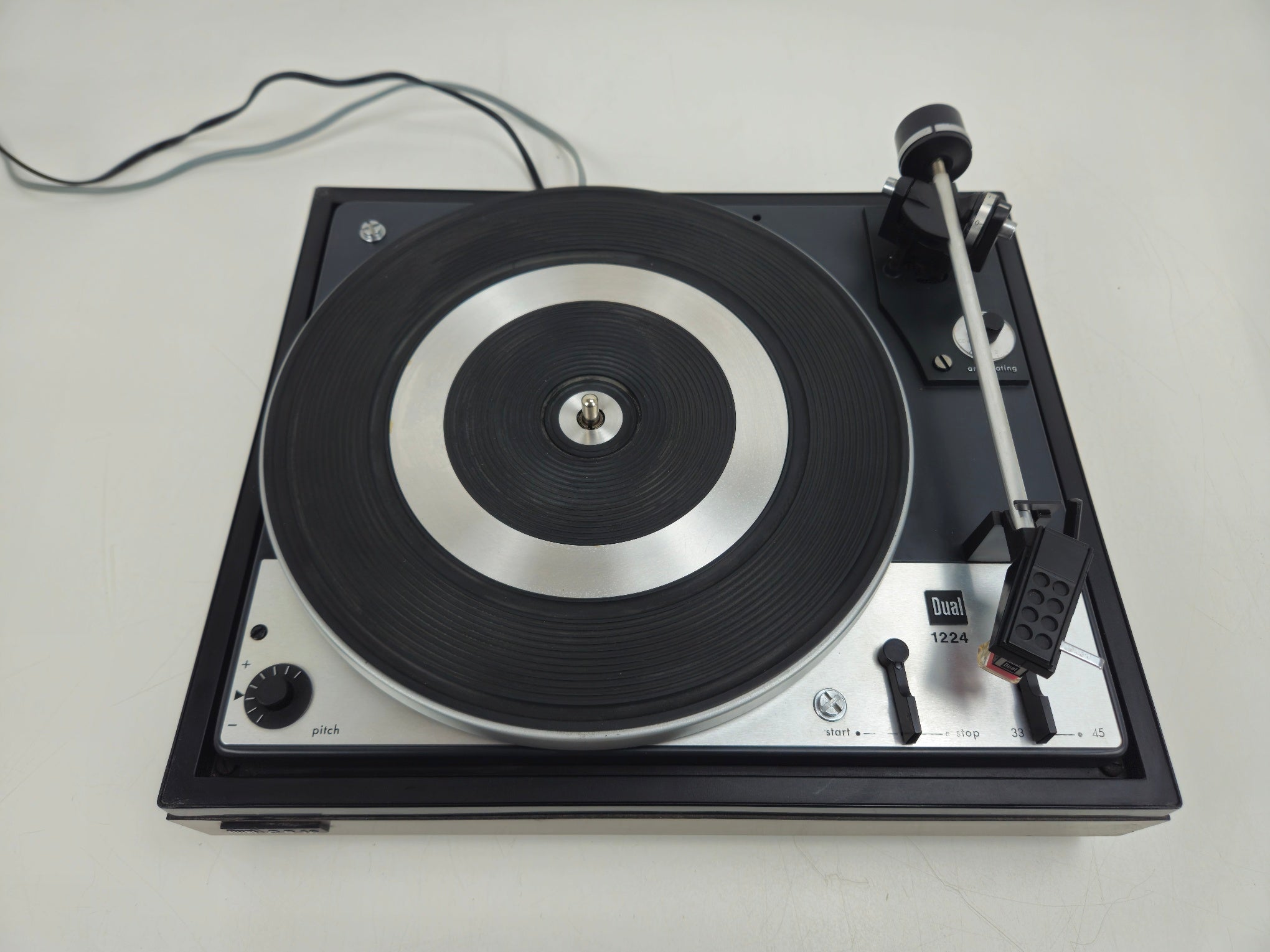Dual - 1224 - 2-Speed Idler-Drive Turntable - CS 16 Plinth - DMS 200 Cartridge
