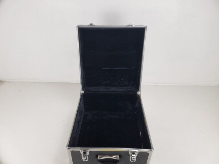 Flightcase - Beautiful and sturdy flight case with inner lining