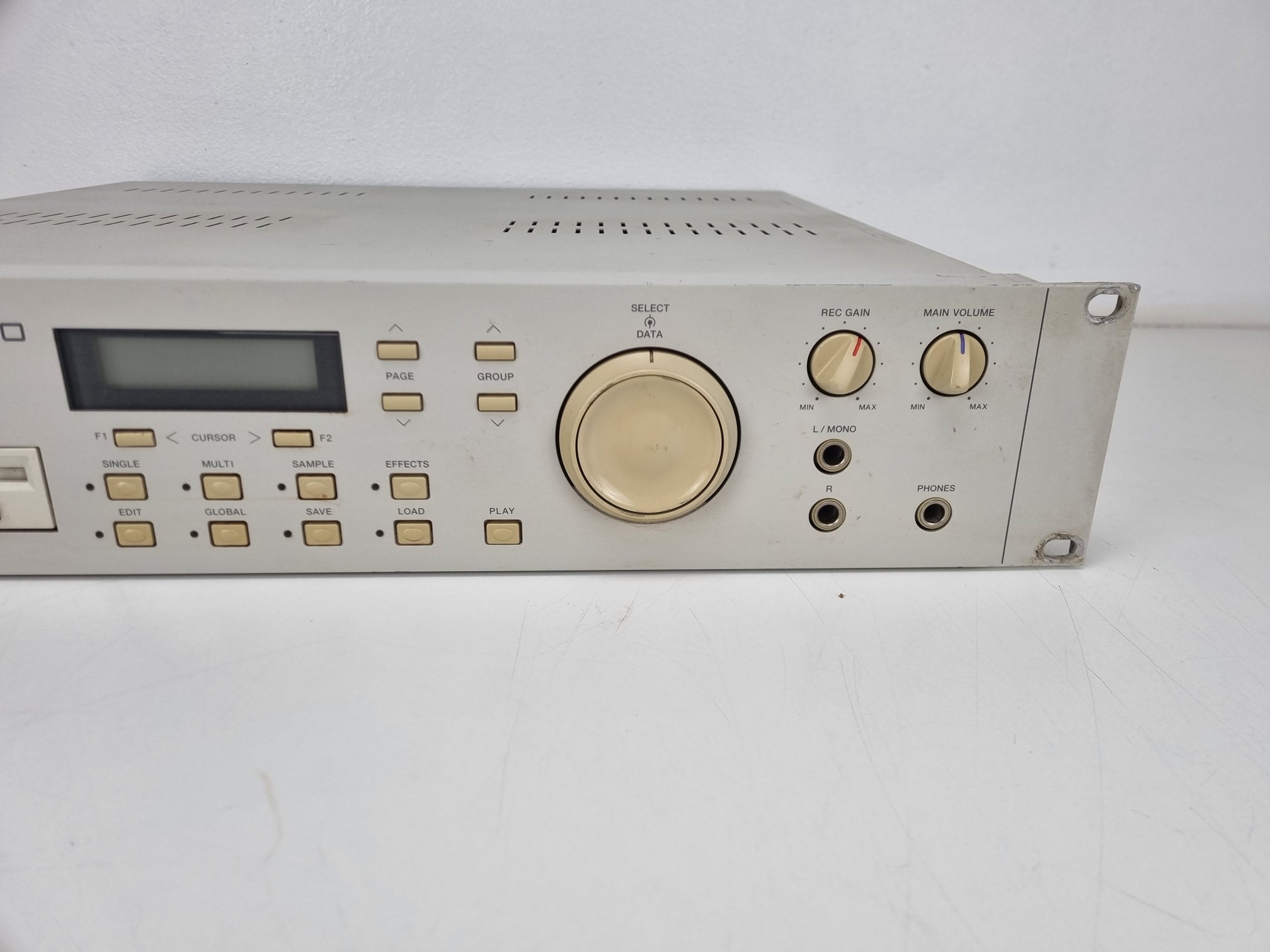 Akai S2000 Midi Stereo Digital Sampler- power Tested - Sold as is