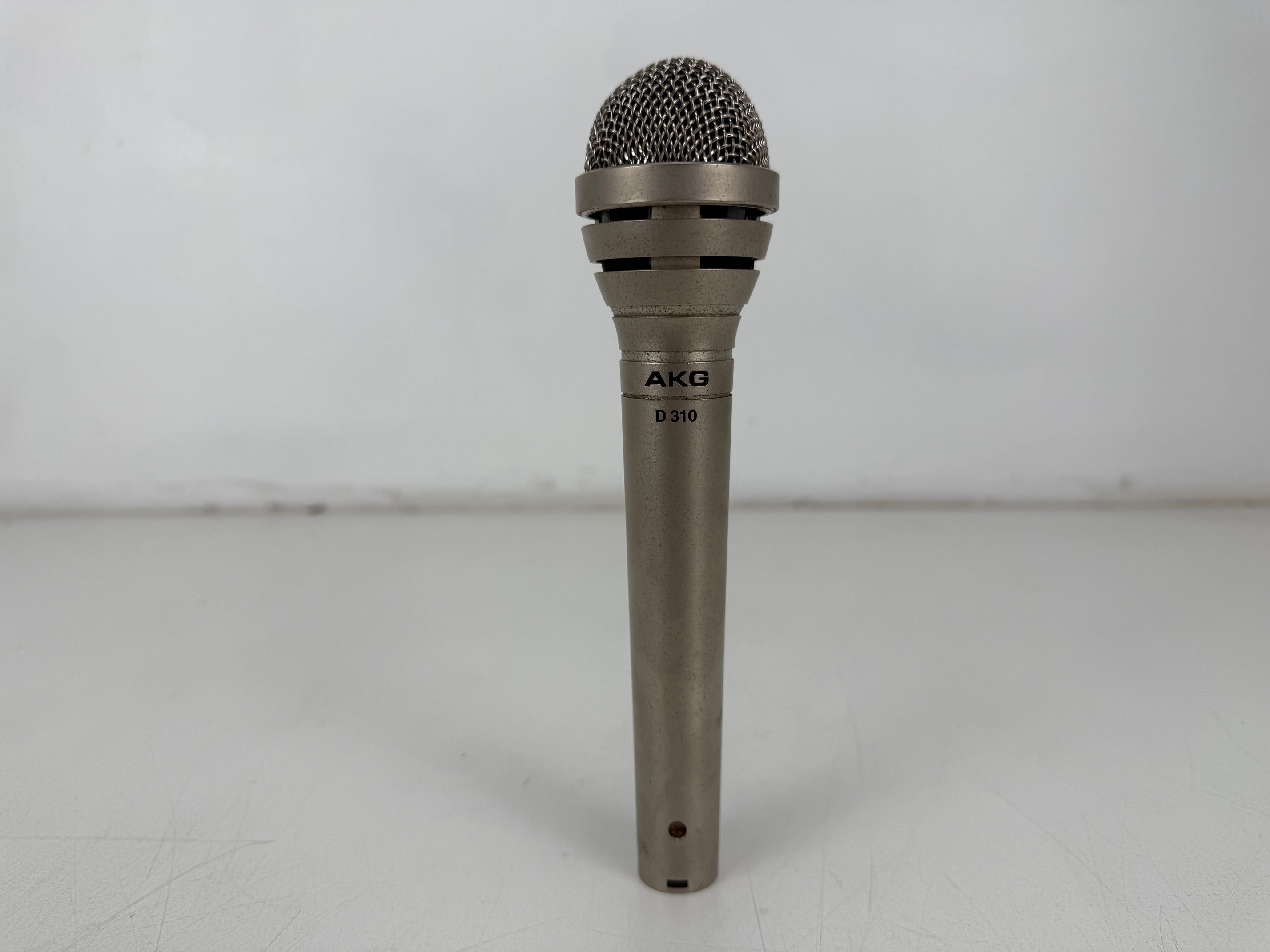 AKG D310 dynamische microfoon met originele koffer
