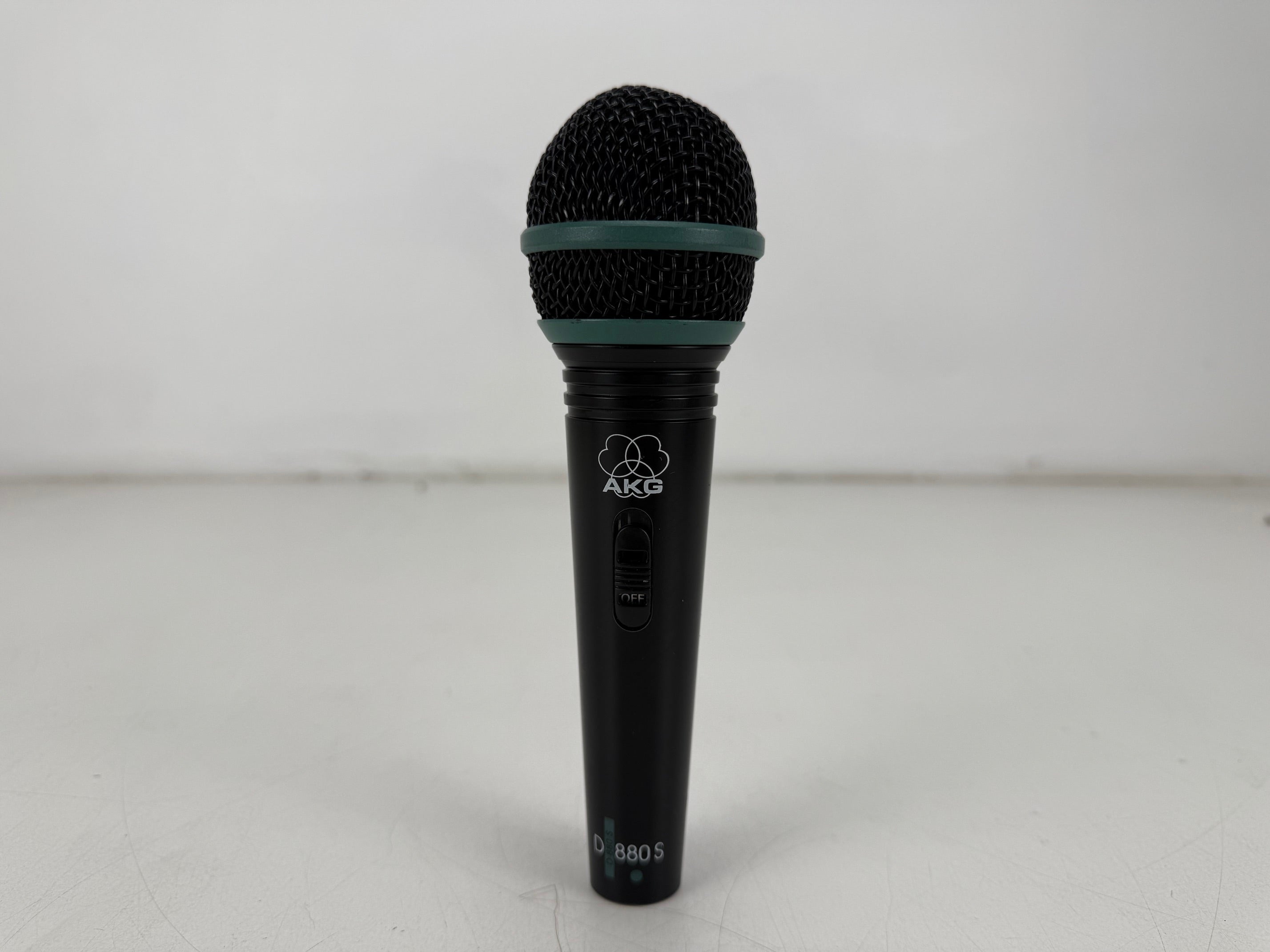 AKG D 880S Dynamic Microphone