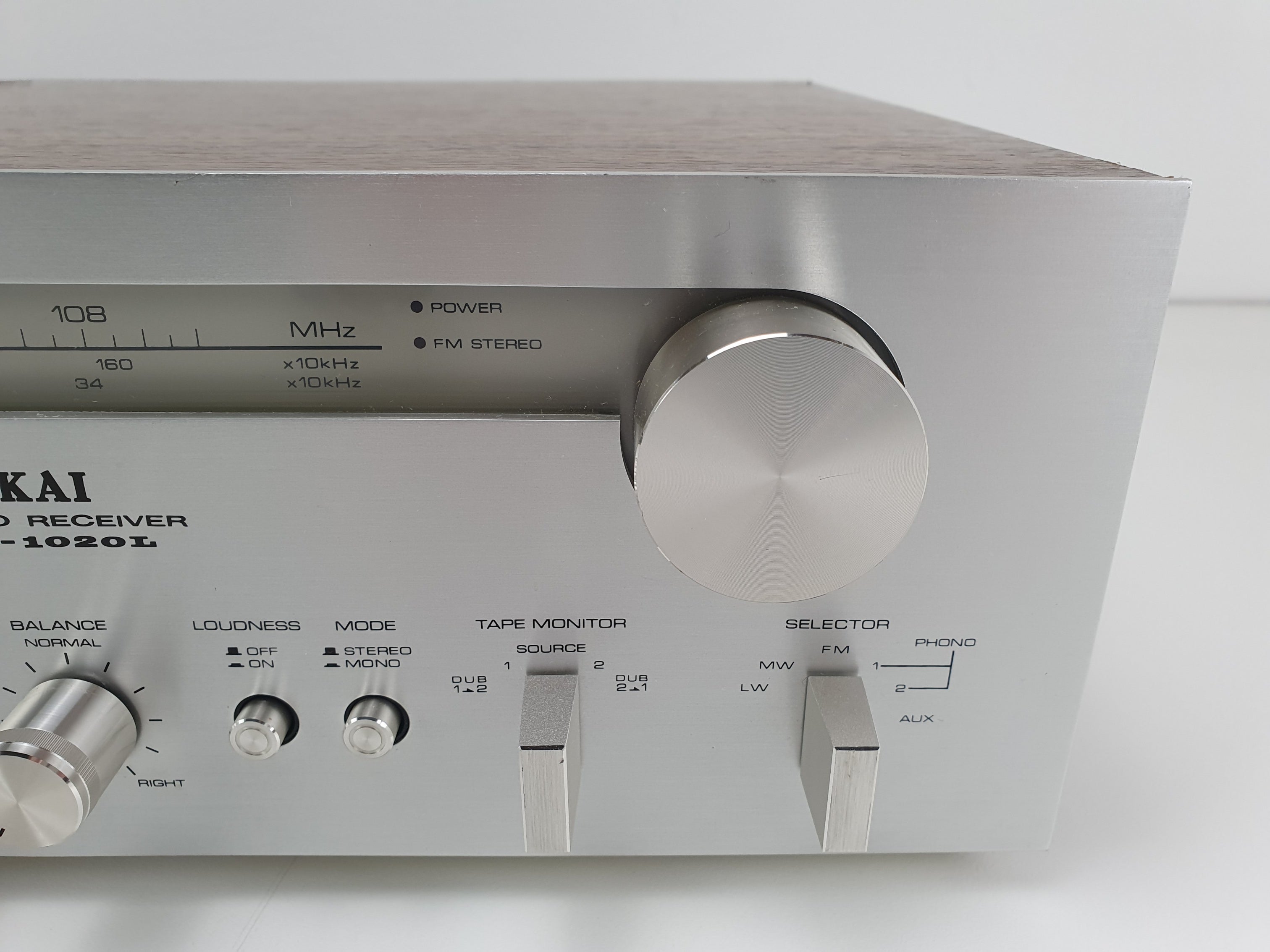 Akai AA-1020L nice looking Stereo Receiver - Fully serviced