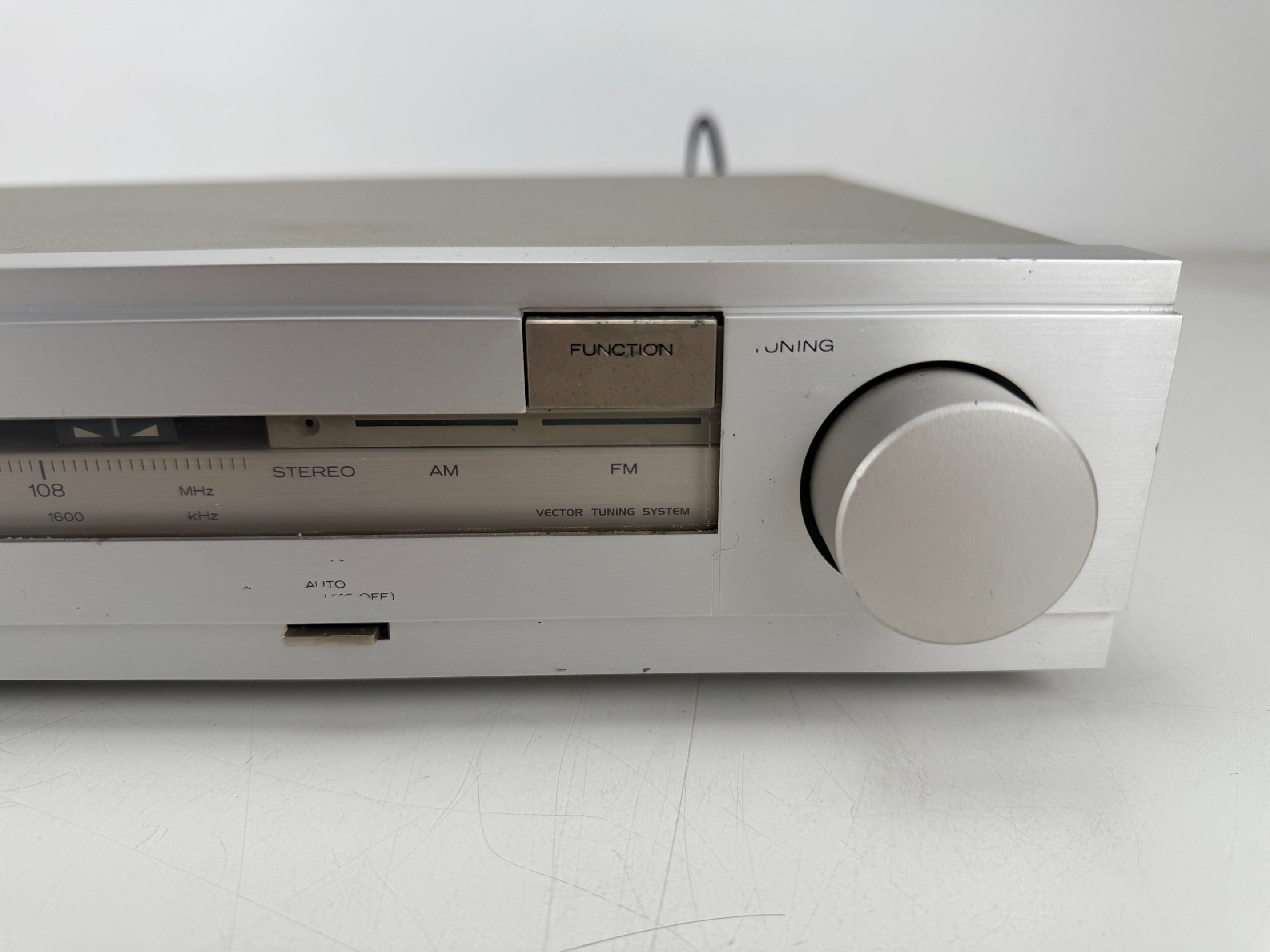 Hitachi FT-3400 Stereo Tuner - New Scale Lights