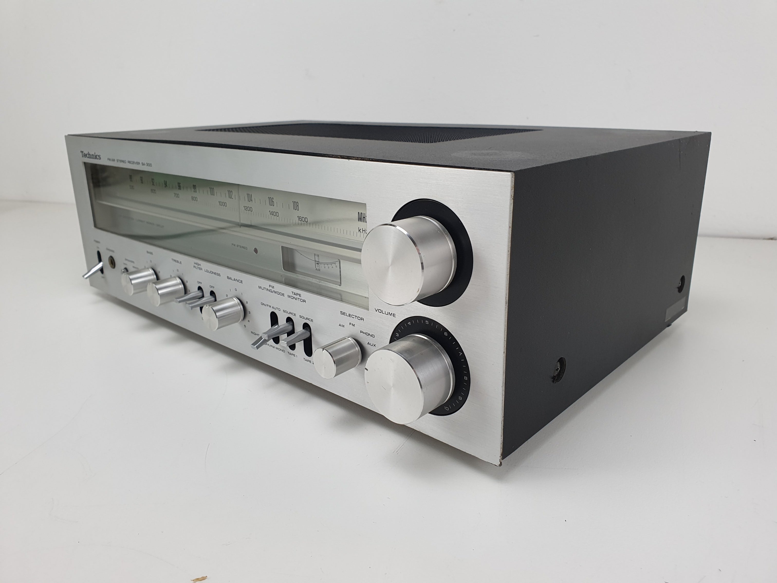 Technics SA-300 Stereo Receiver - Serviced/Recapped/Phonostage