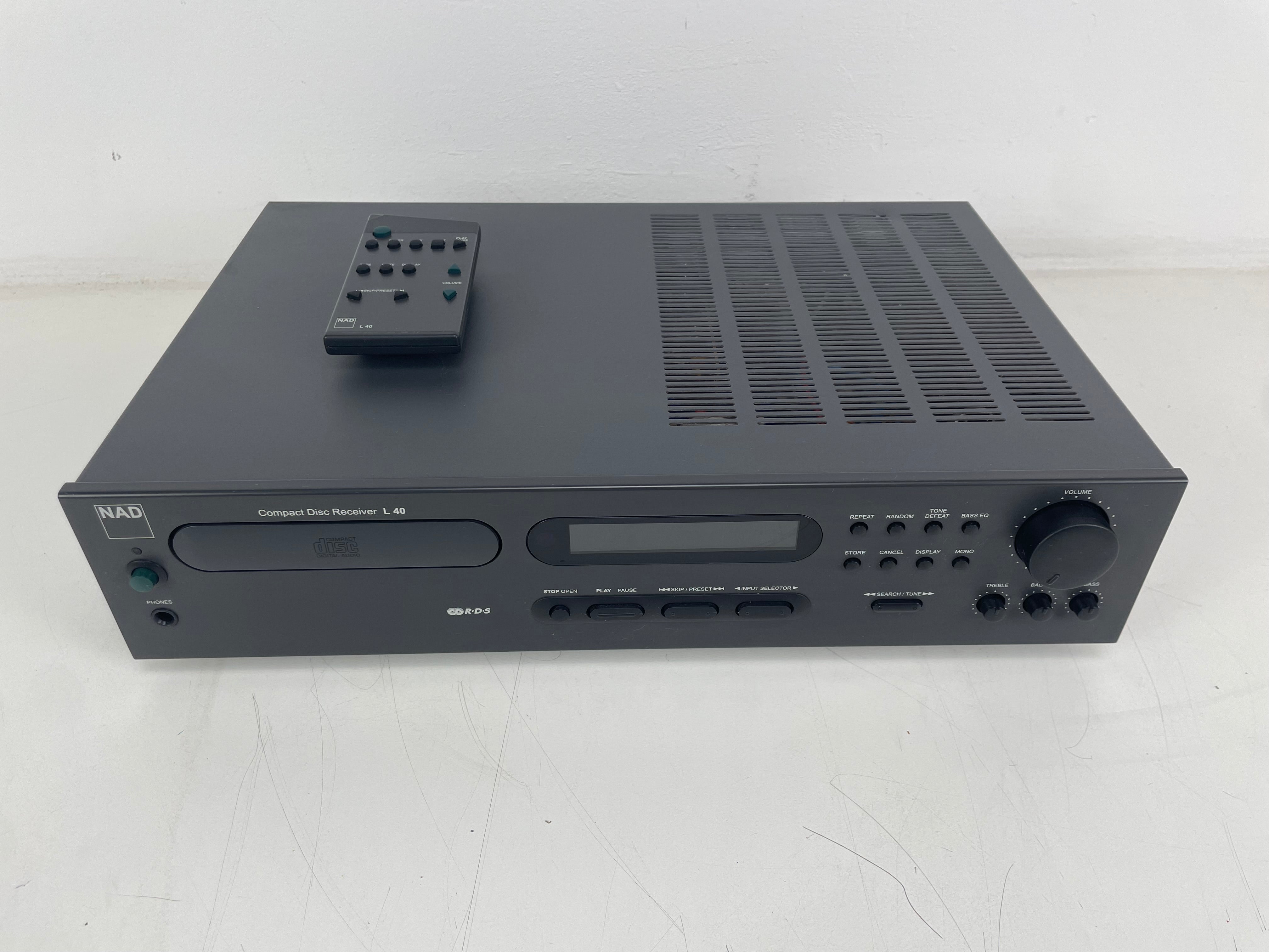 NAD - L40 - Compact Disc Receiver - Inc. Remote