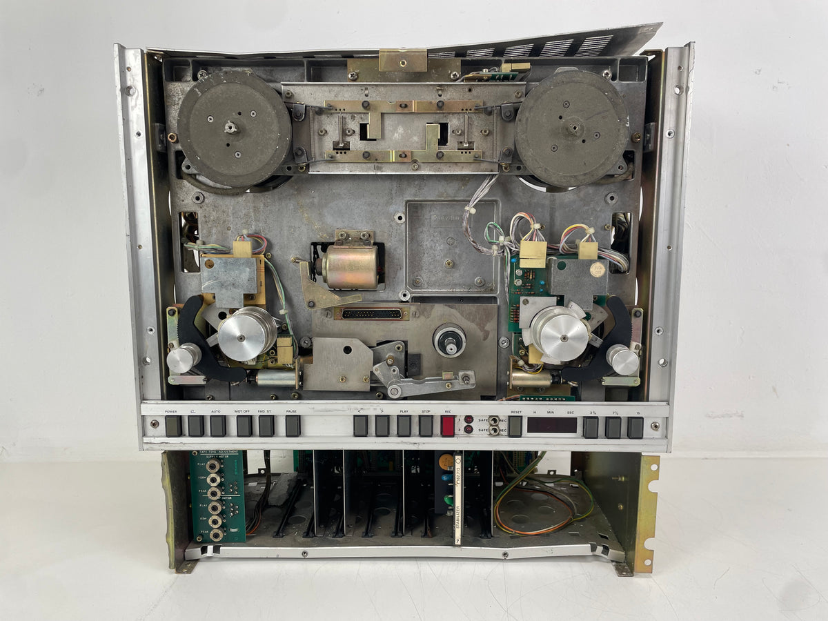 Studer – B67 – Professional Reel-to-Reel Tape Recorder – For Parts / Repair – Incomplete