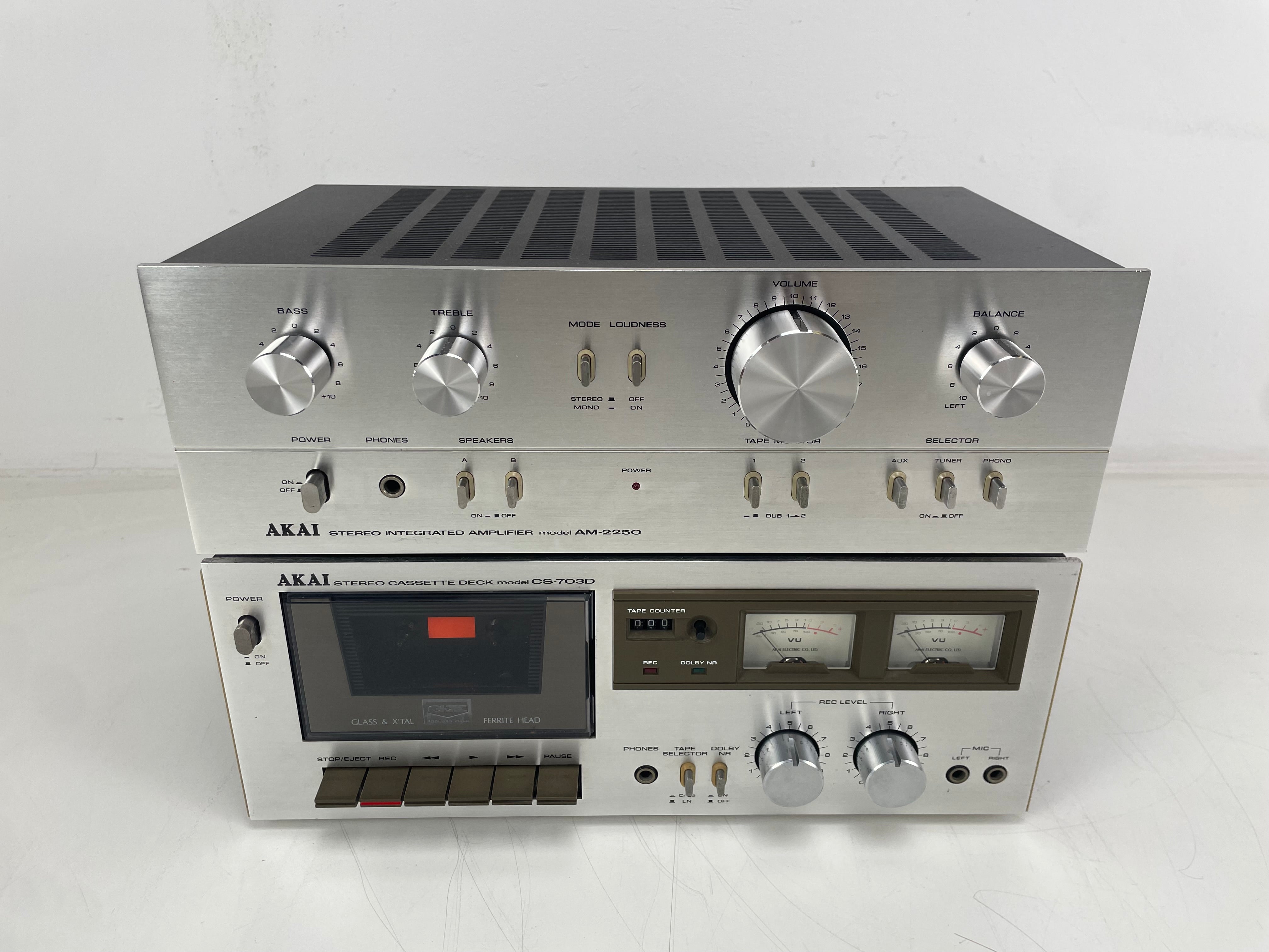 Akai - AM-2250/CS-703D - Amplifier/Cassette-Deck Set - Serviced (Repaired/New Belts)