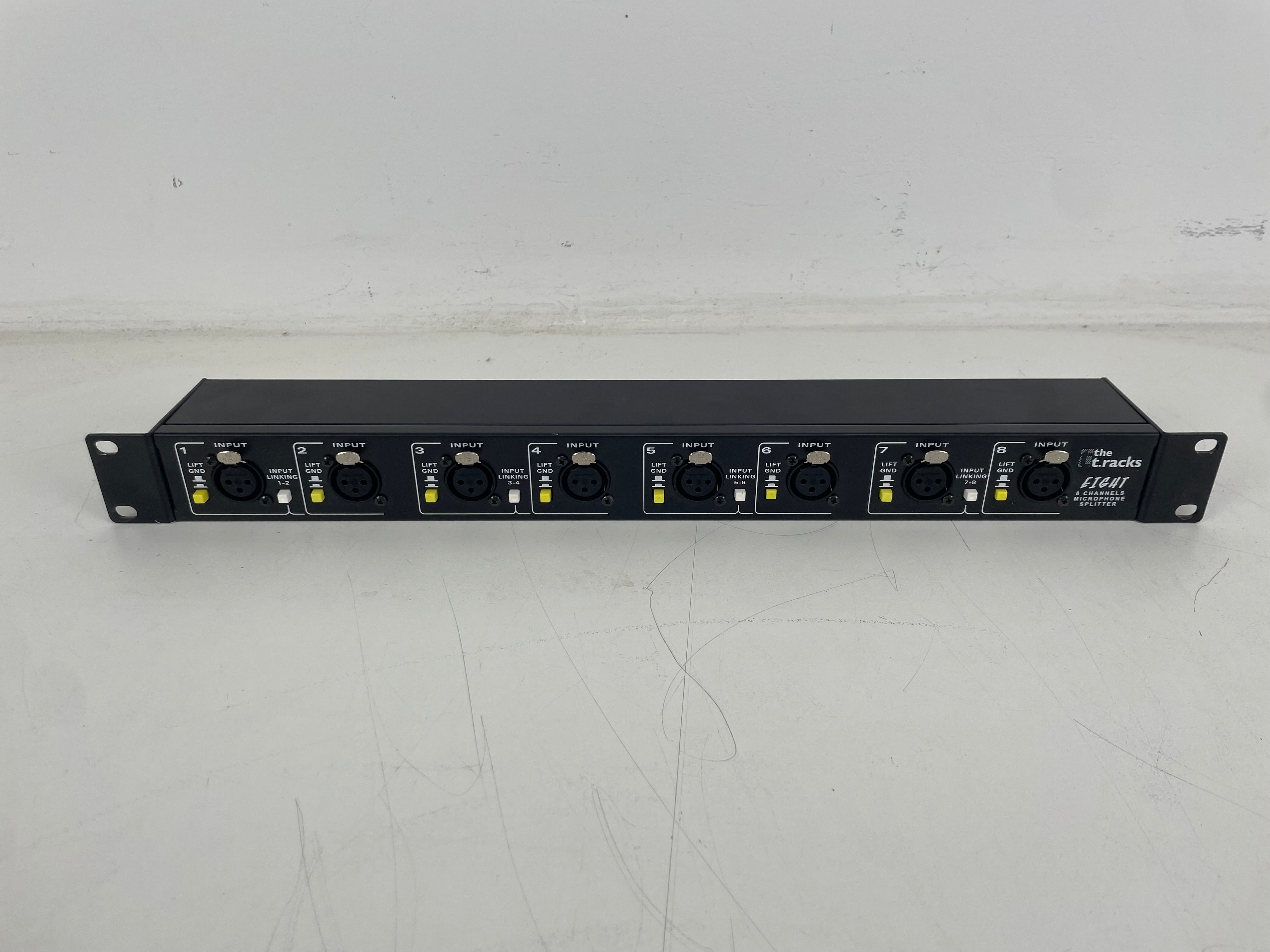 The T.Racks - Eight - Microphone Splitter