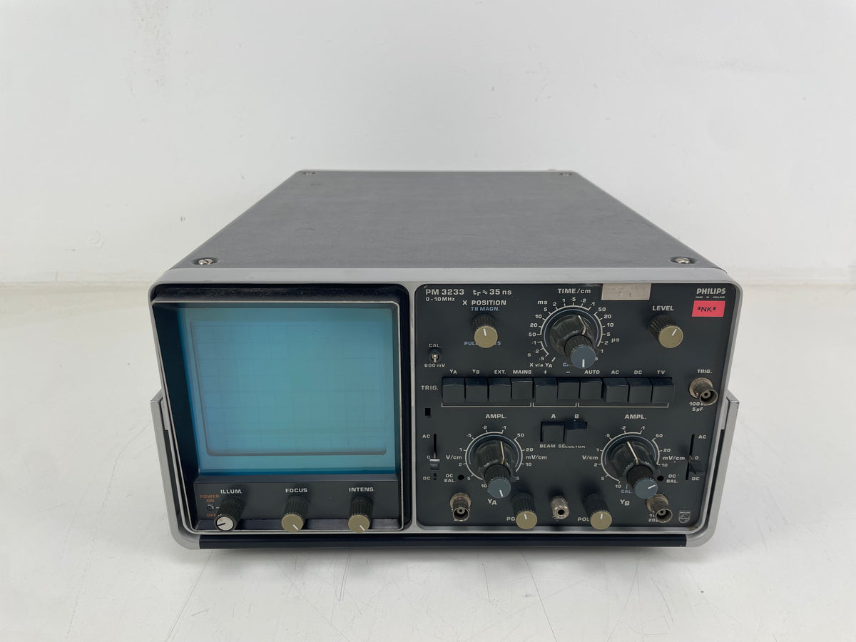 Philips - PM3233 - Oscilioscope - For Parts/As-Is (Powers Up)
