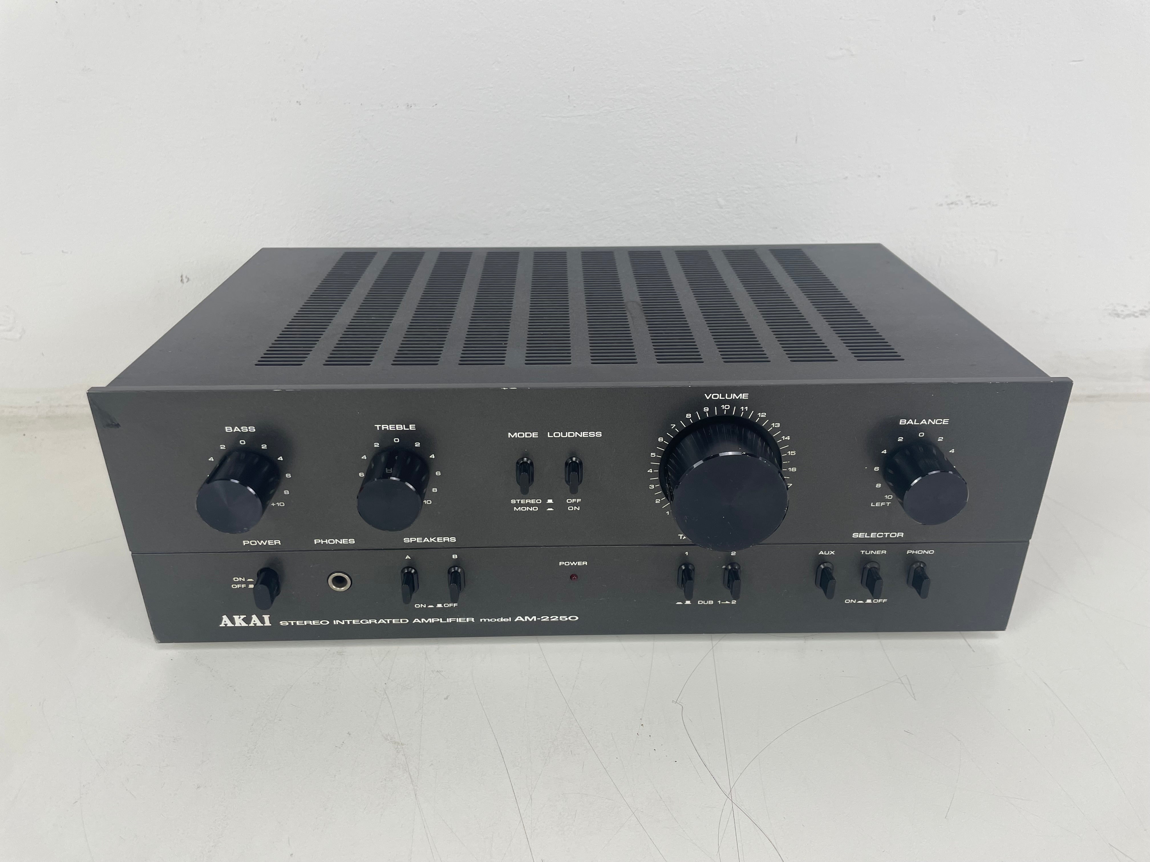 Akai - AM-2250 - Integrated Stereo Amplifier - Serviced (Cleaned/Replacement)