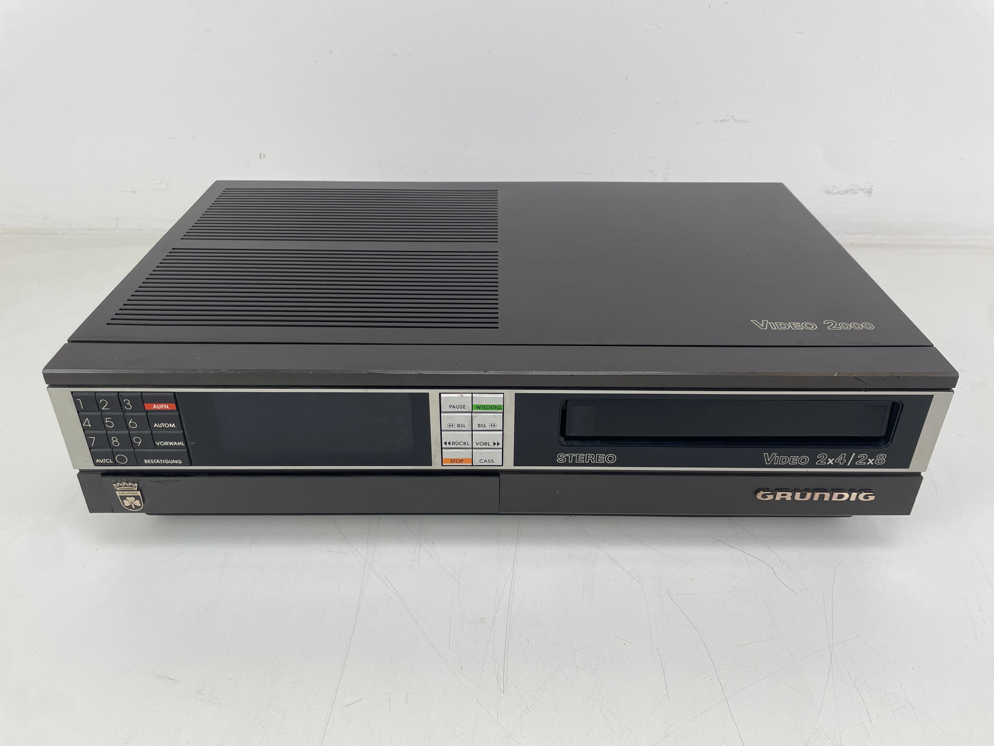 Grundig - Video 2x4/2x8 - 2280a - Video2000 - Video Cassette Recorder - Serviced (Recapped/Repaired)