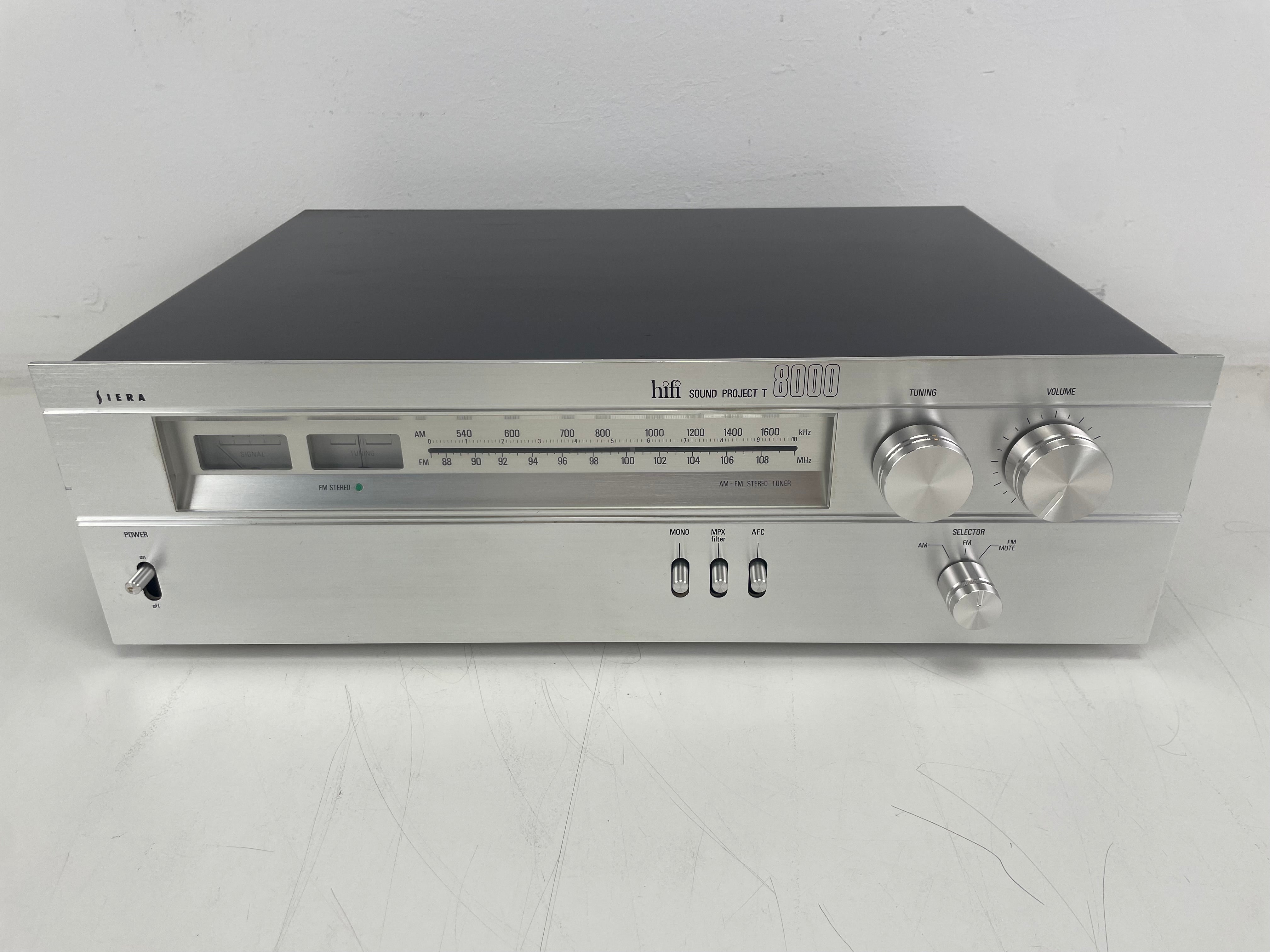 Siera (Philips) - T8000 - Tuner - Serviced (New Lamps)