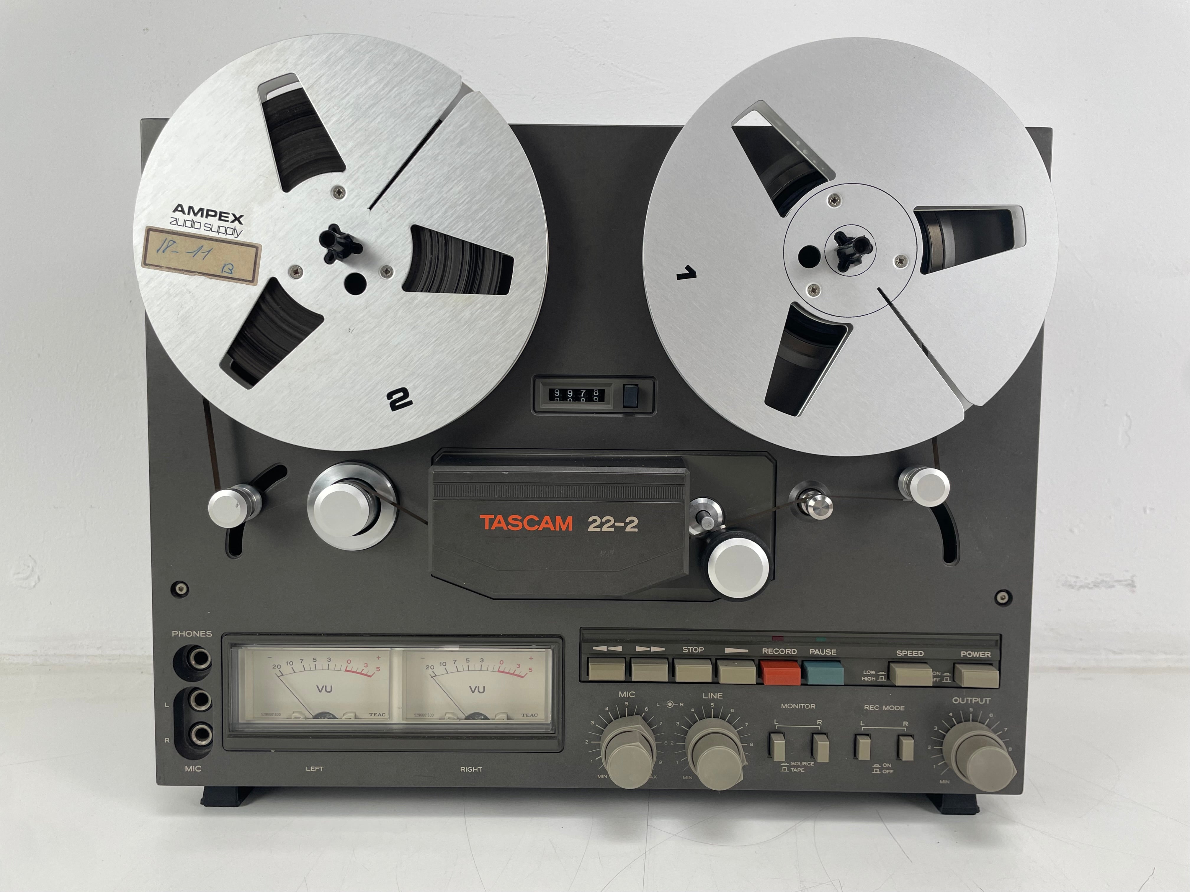 Tascam - 22-2 - 18CM - 3-Head - Reel-to-Reel Recorder