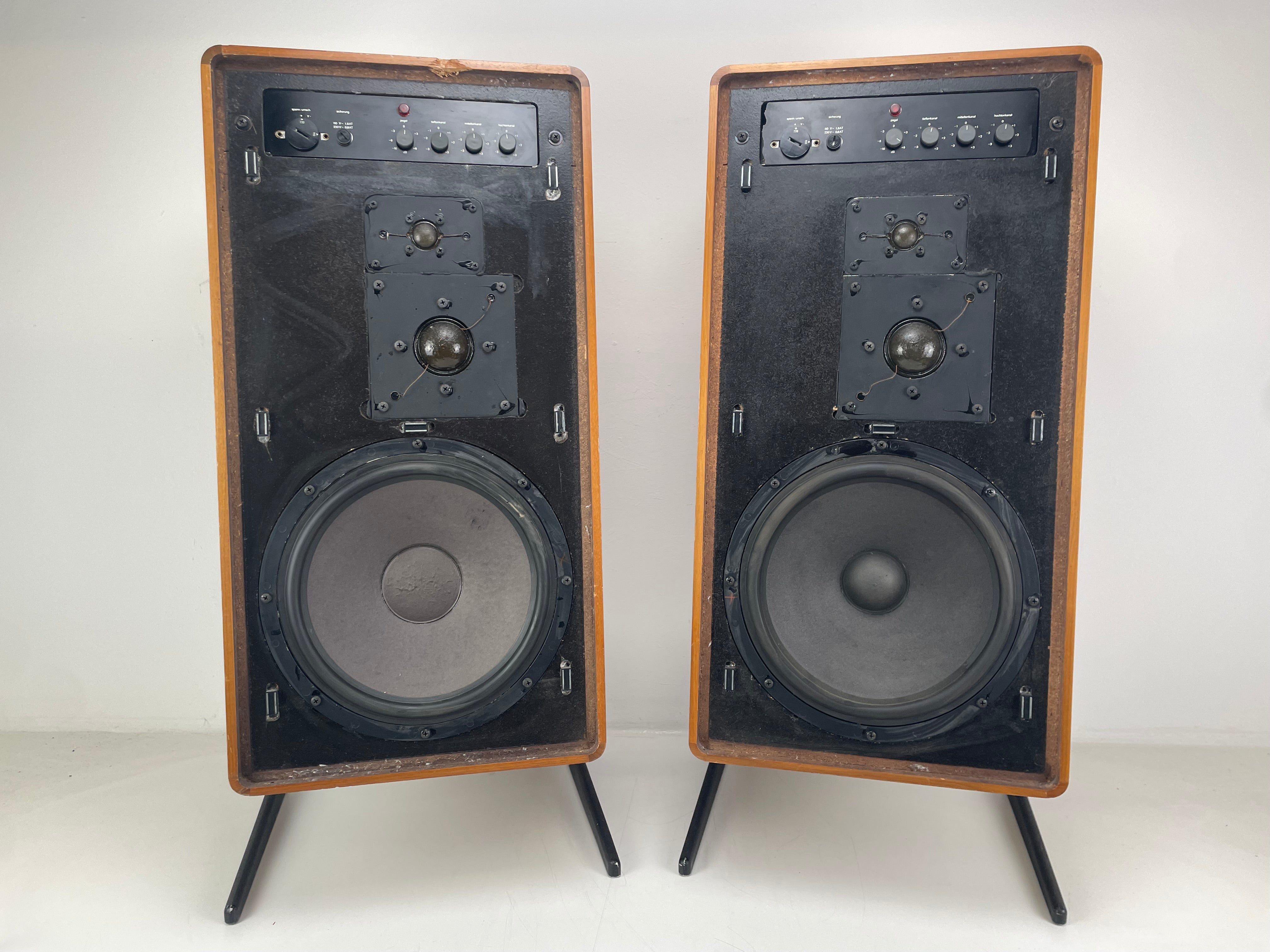 Braun - LV1020 - Active Studio Monitors - Inc. Powercables