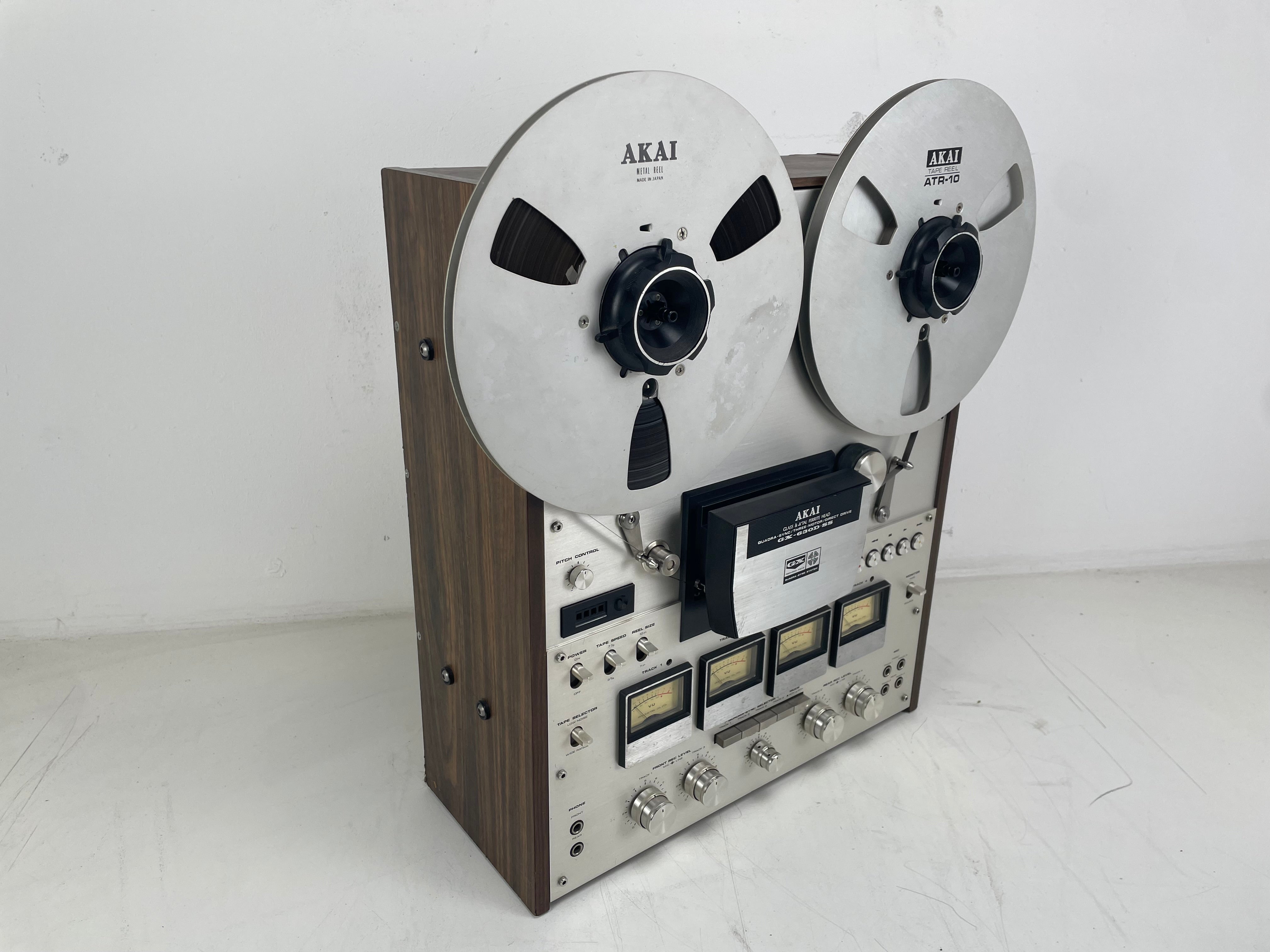 Akai - 630DD-SS - Reel-to-Reel Recorder - 3-Head - Direct Drive - Serviced (Cleaned/New Lamps)