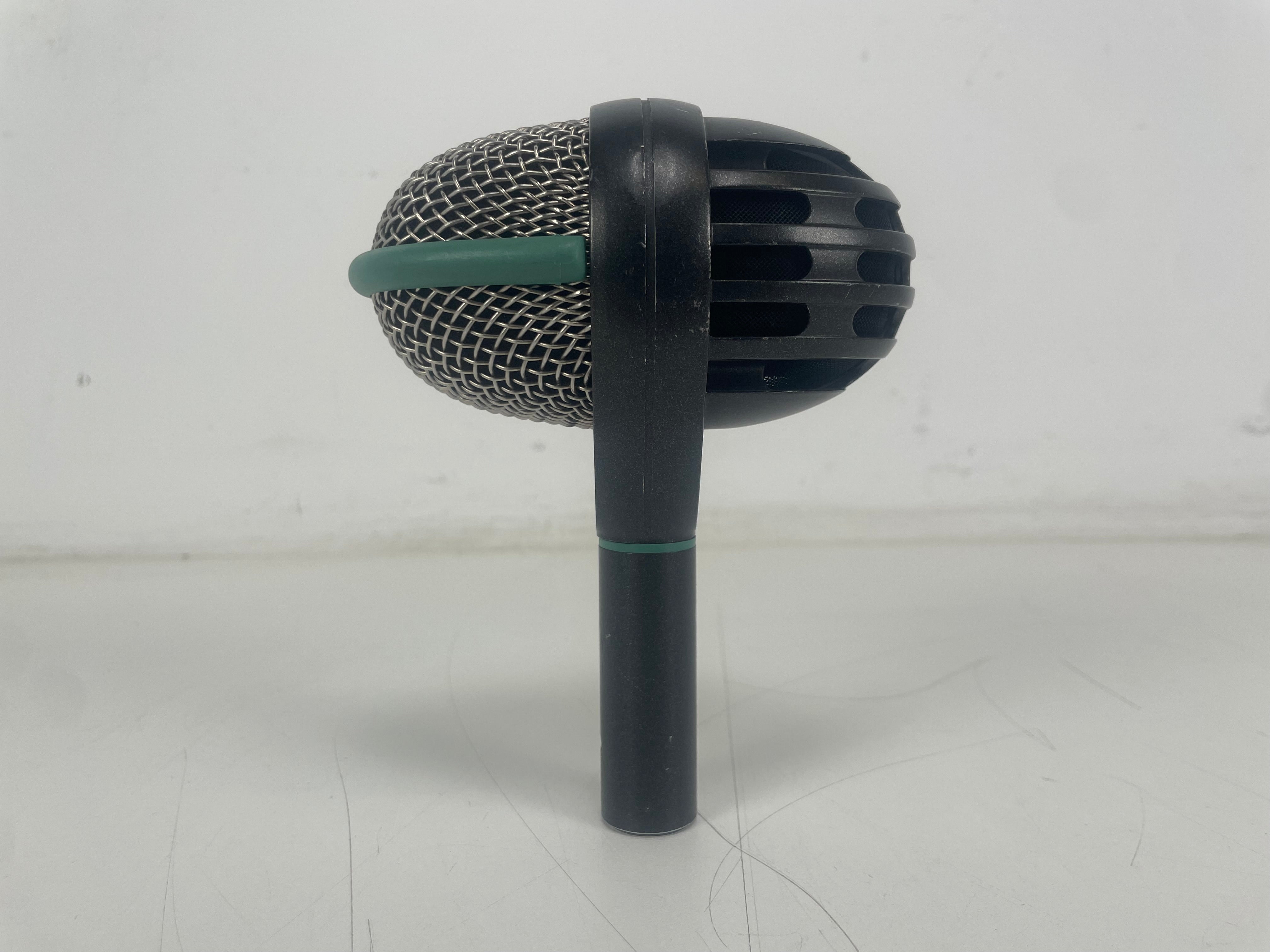 AKG - D112 - Large Diaphragm Dynamic Bass Drum Microphone - 210 Ohms