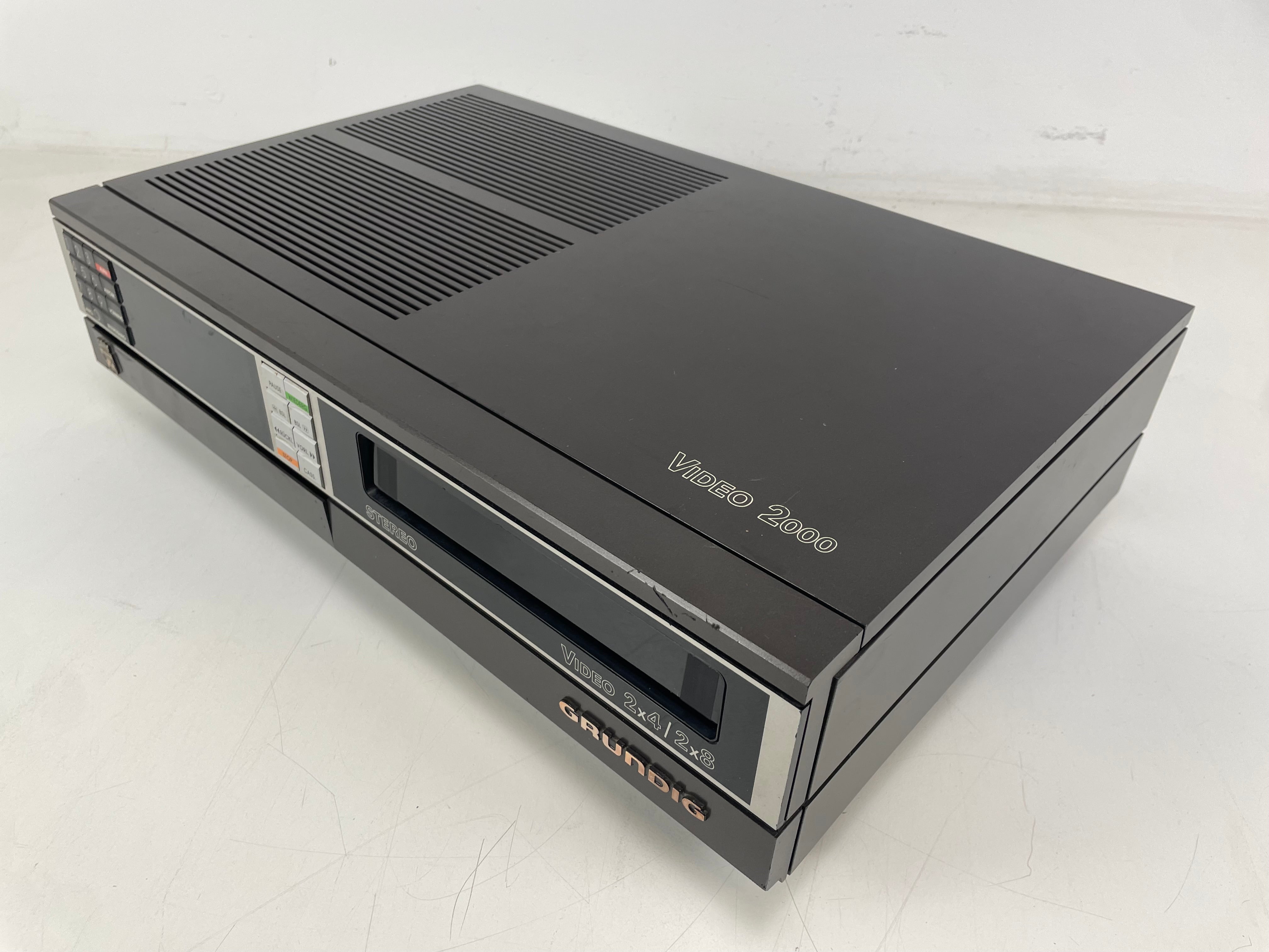Grundig - Video 2x4/2x8 - 2280a - Video2000 - Video Cassette Recorder - Serviced (Recapped/Repaired)