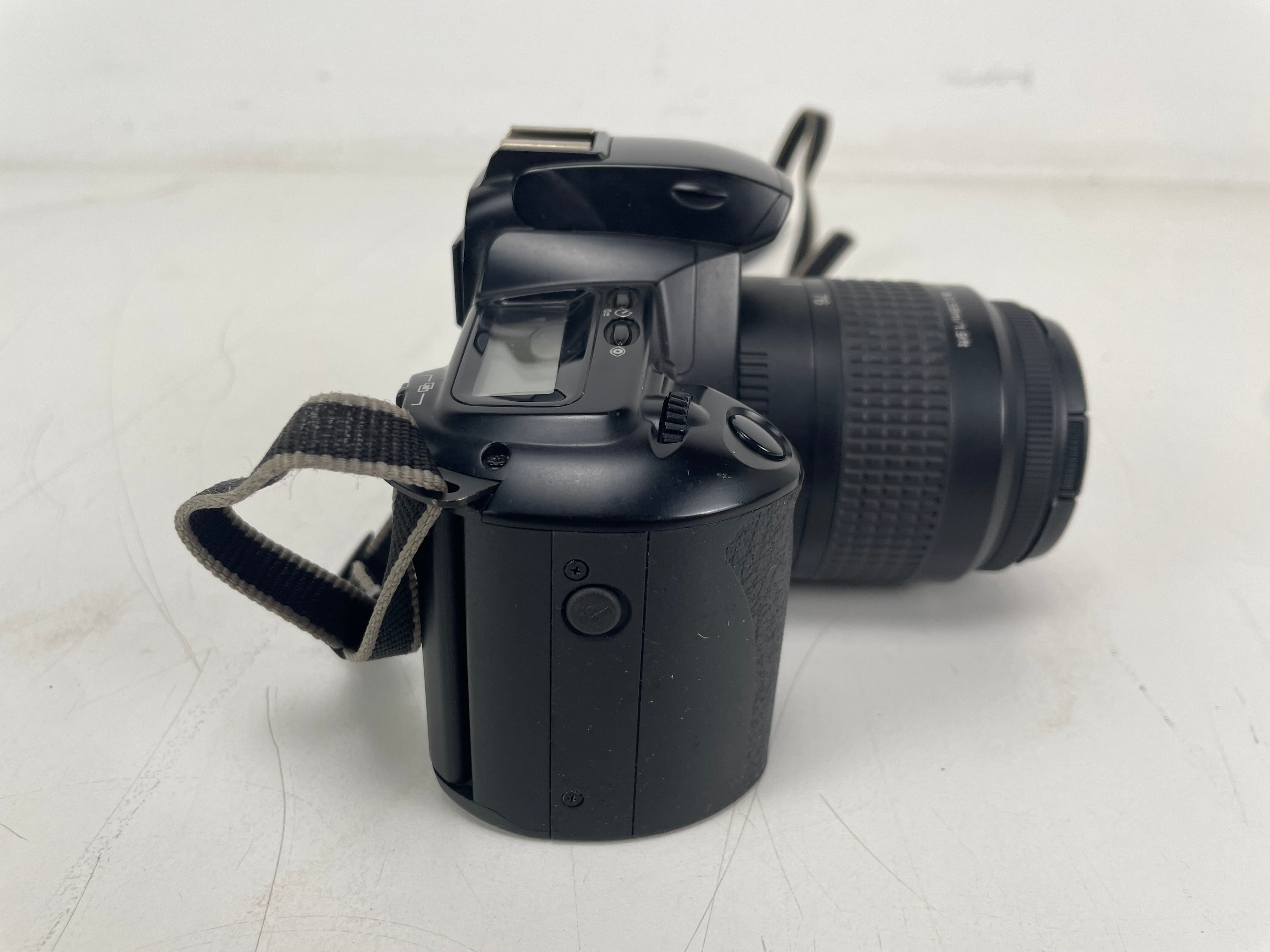 Canon EOS 3000 – Analog 35mm Film Camera – Inc. Accesoires/Manual – As Is (Untested)