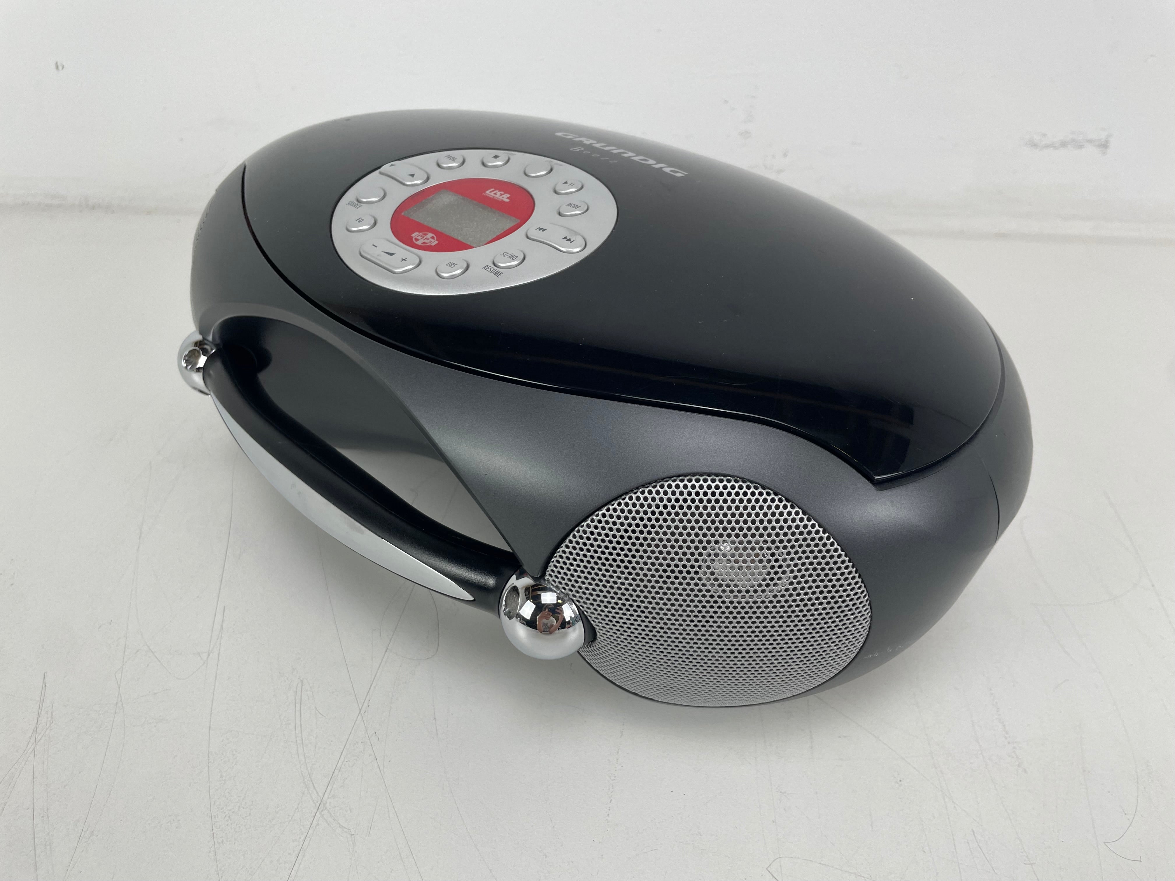 Grundig - Beezz - RCD 6800 DEC/A - Portable Radio/CD/SD/USB-Player