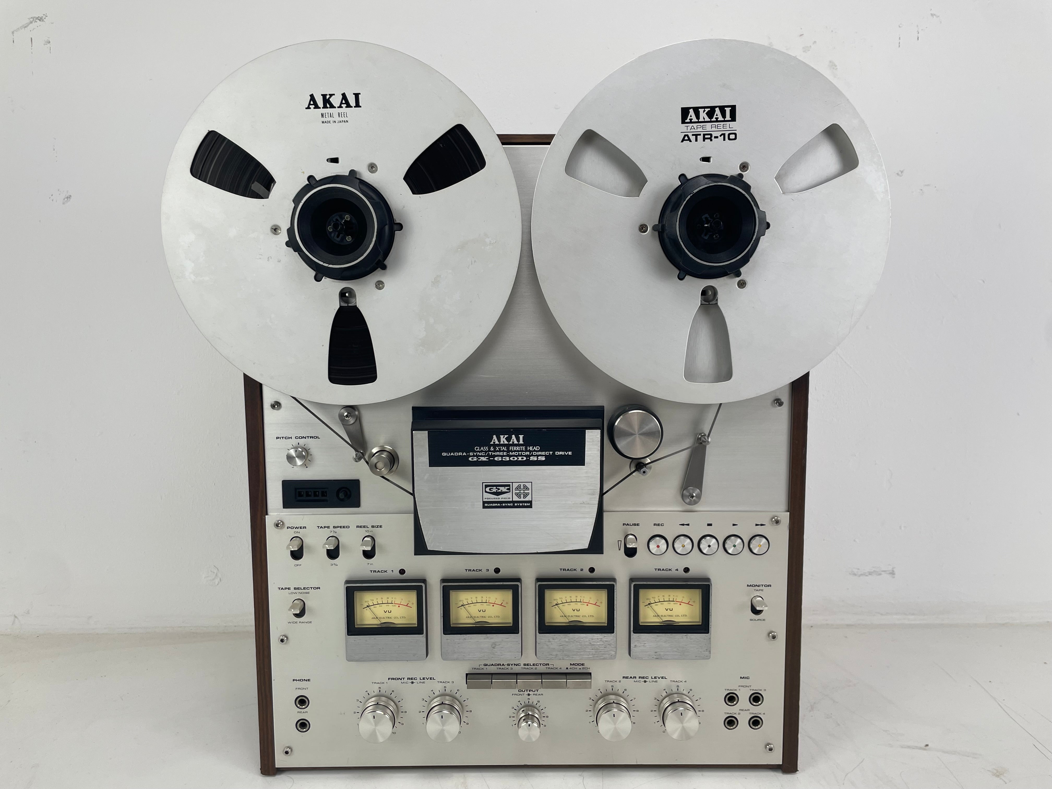 Akai - 630DD-SS - Reel-to-Reel Recorder - 3-Head - Direct Drive - Serviced (Cleaned/New Lamps)