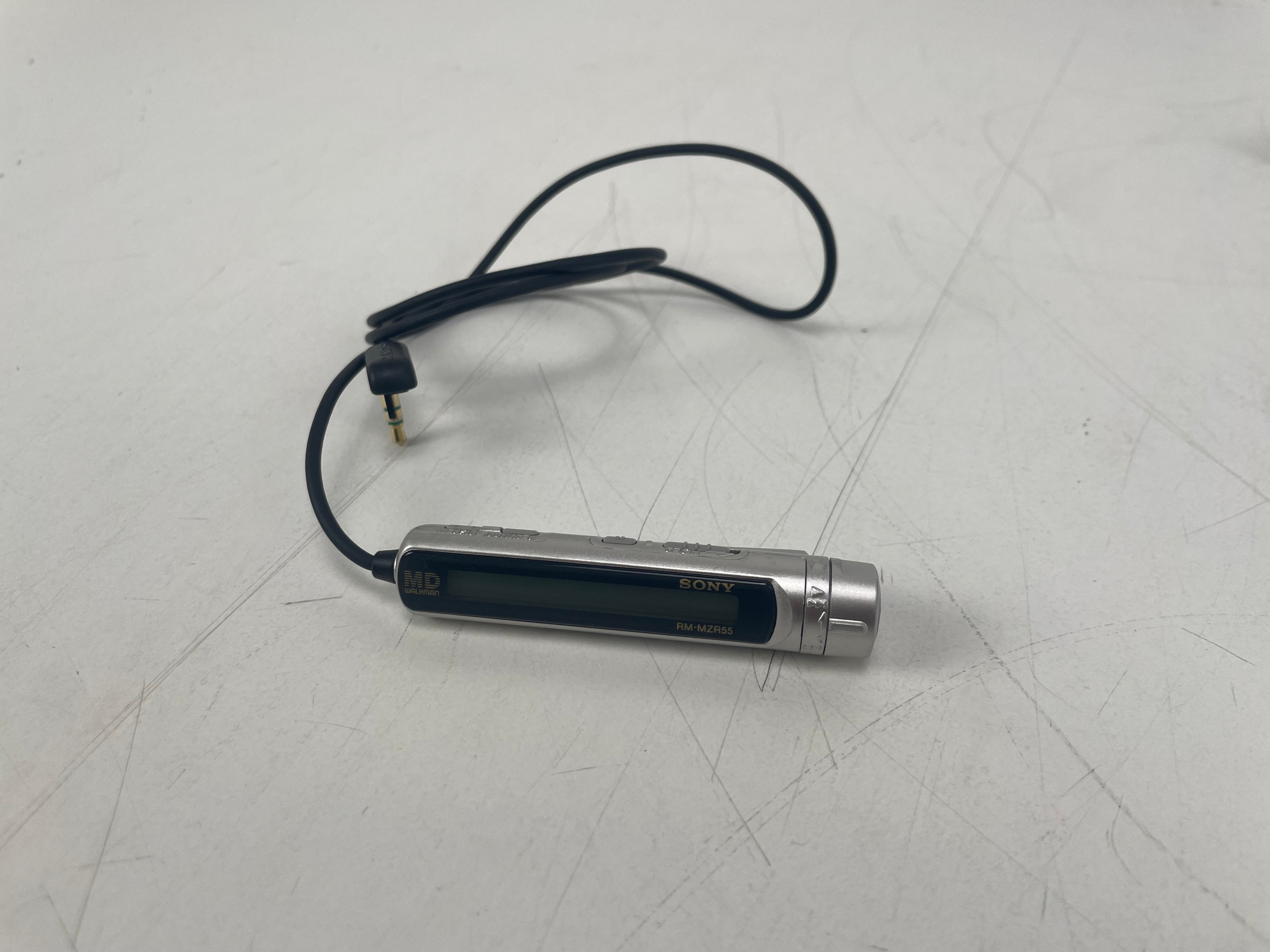 Sony - MZ-R55 - MiniDisc Walkman - Inc. Original Adapter/Remote/Battery-Pack