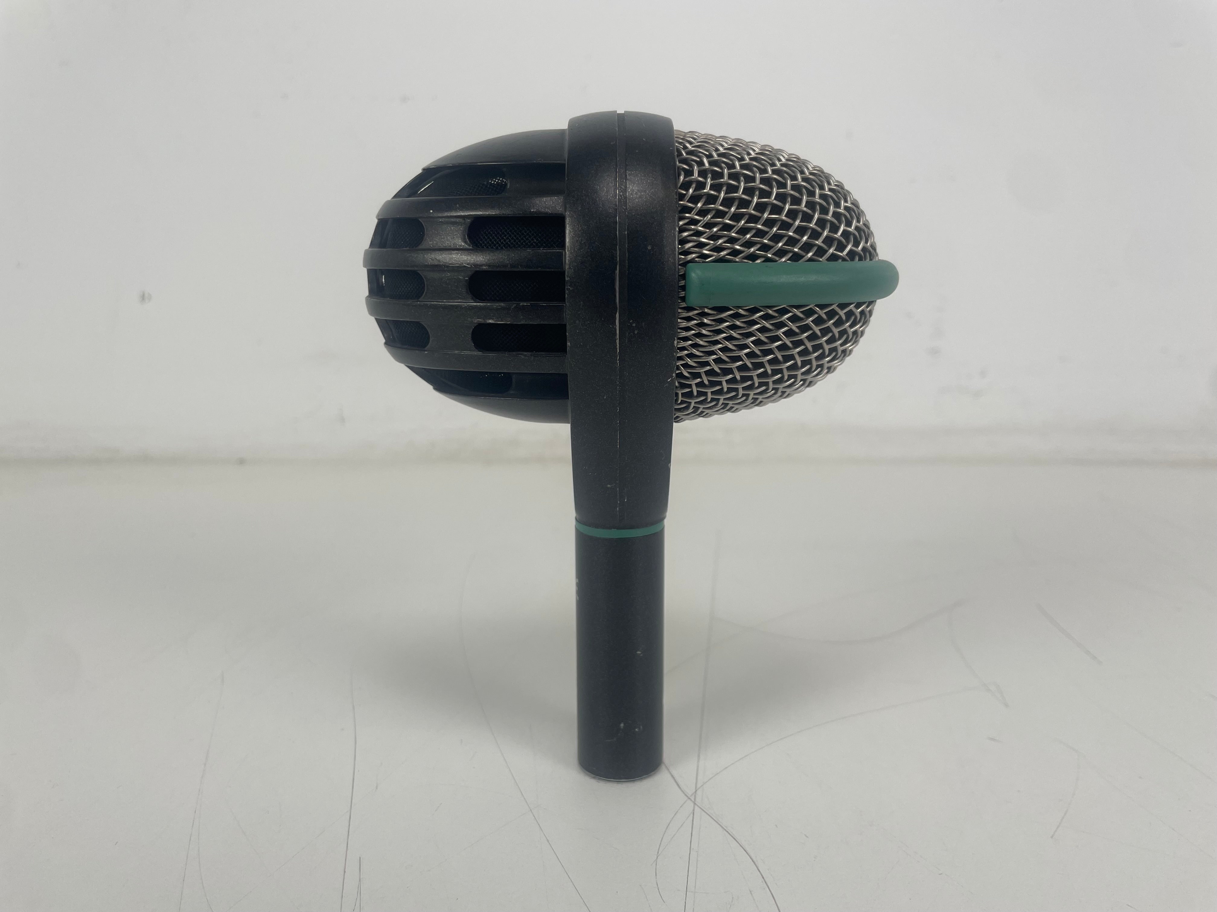 AKG - D112 - Large Diaphragm Dynamic Bass Drum Microphone - 210 Ohms