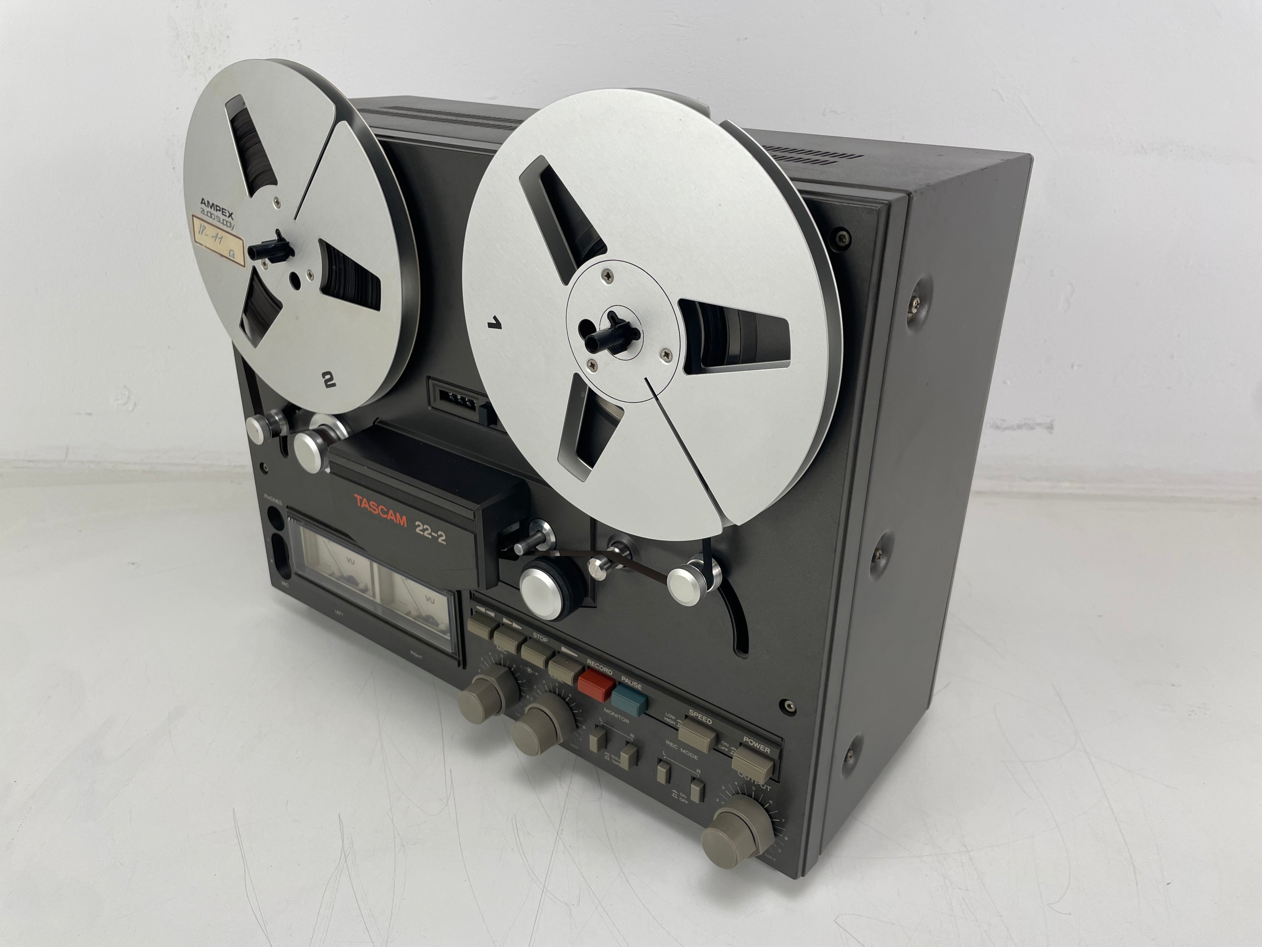 Tascam - 22-2 - 18CM - 3-Head - Reel-to-Reel Recorder