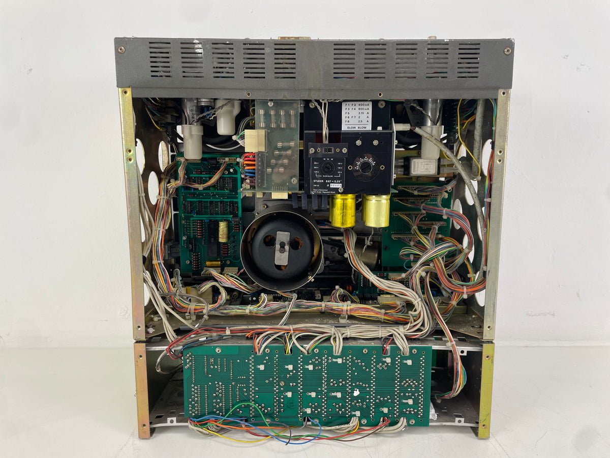 Studer – B67 – Professional Reel-to-Reel Tape Recorder – For Parts / Repair – Incomplete