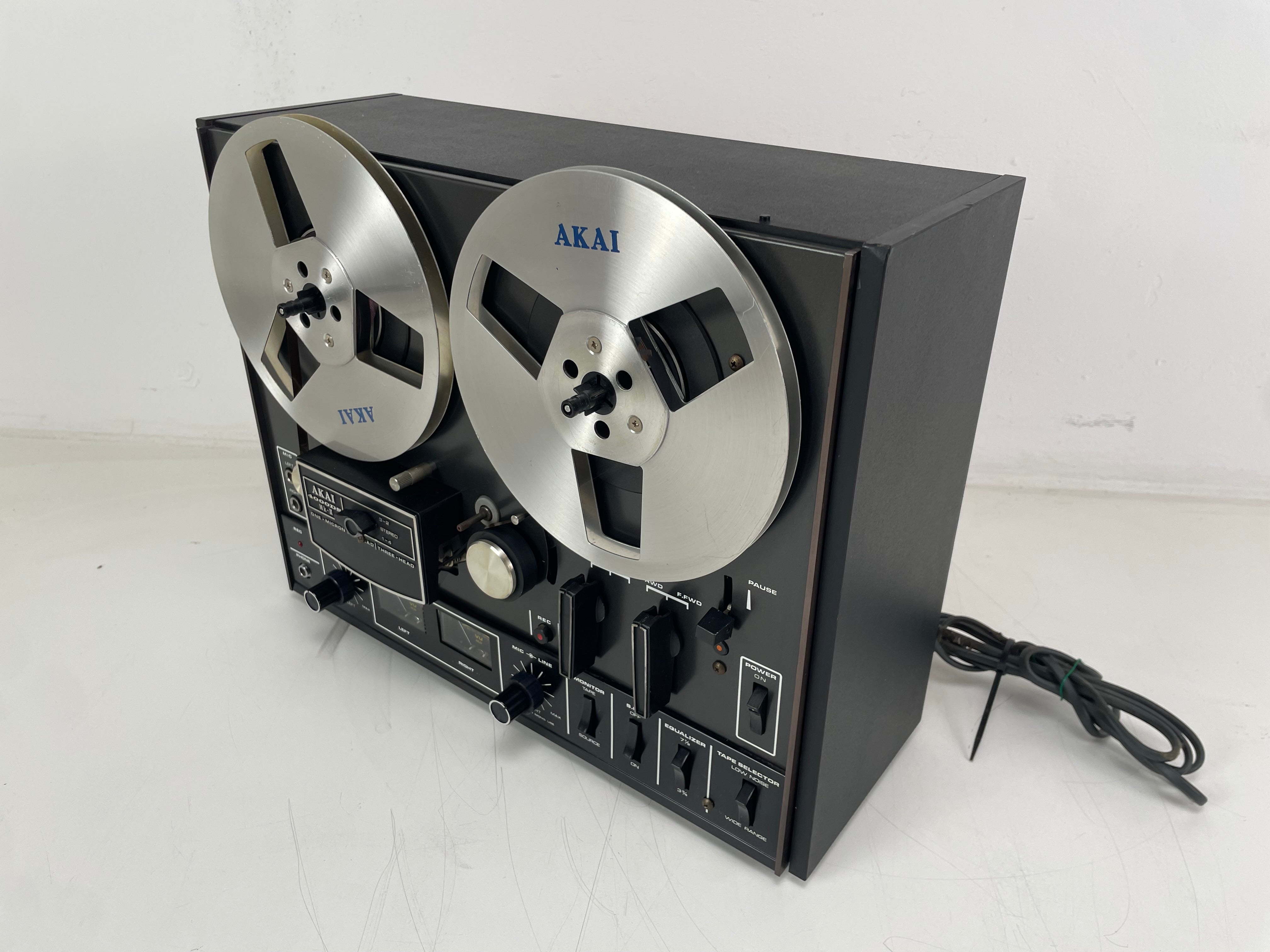 Akai - 4000DS MK2 - Black - 3-Head - 18CM - Reel-to-Reel Recorder - Serviced (New Belts)