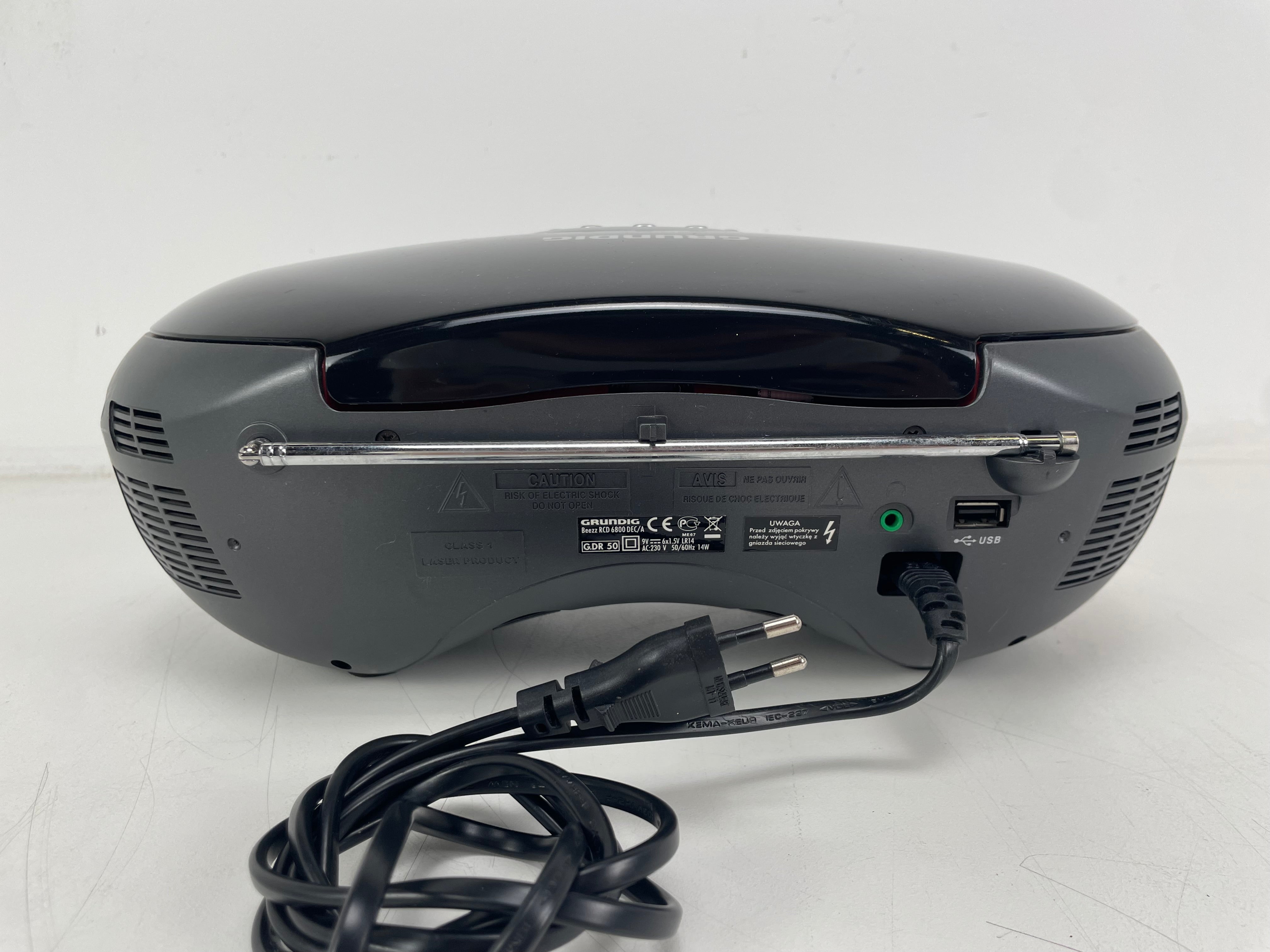 Grundig - Beezz - RCD 6800 DEC/A - Portable Radio/CD/SD/USB-Player