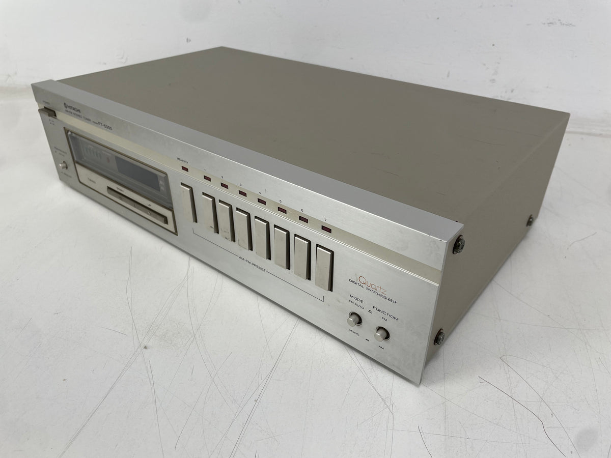 Hitachi – FT-5000 – Quartz Digital Synthesizer AM/FM Stereo Tuner