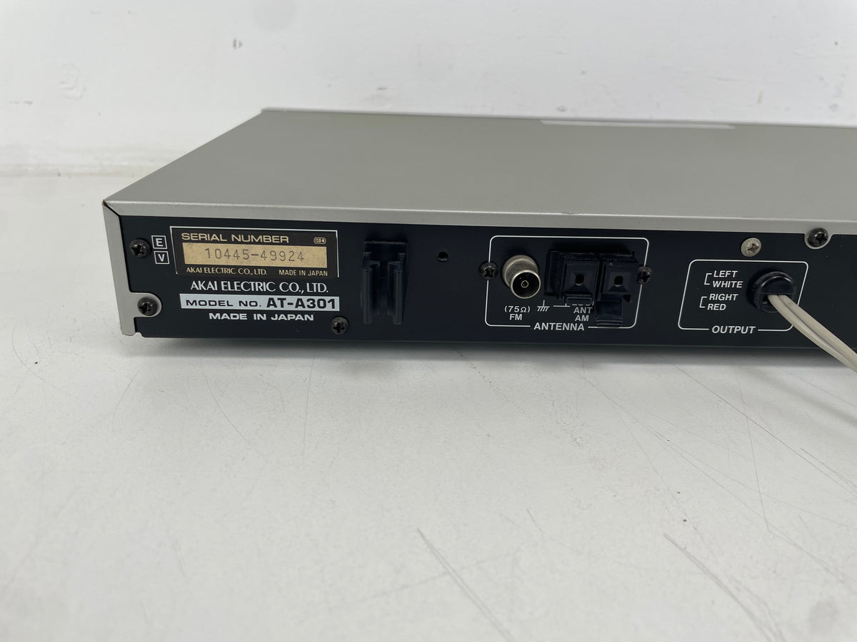 Akai – AT-A301 – Quartz Synthesizer Tuner – AM/FM Stereo Tuner