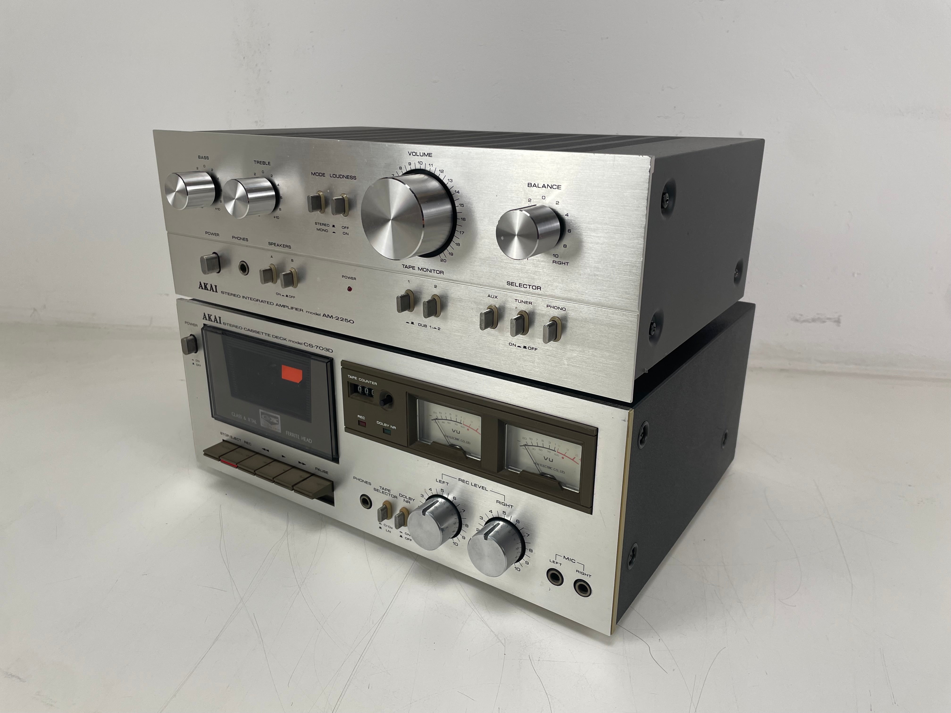 Akai - AM-2250/CS-703D - Amplifier/Cassette-Deck Set - Serviced (Repaired/New Belts)